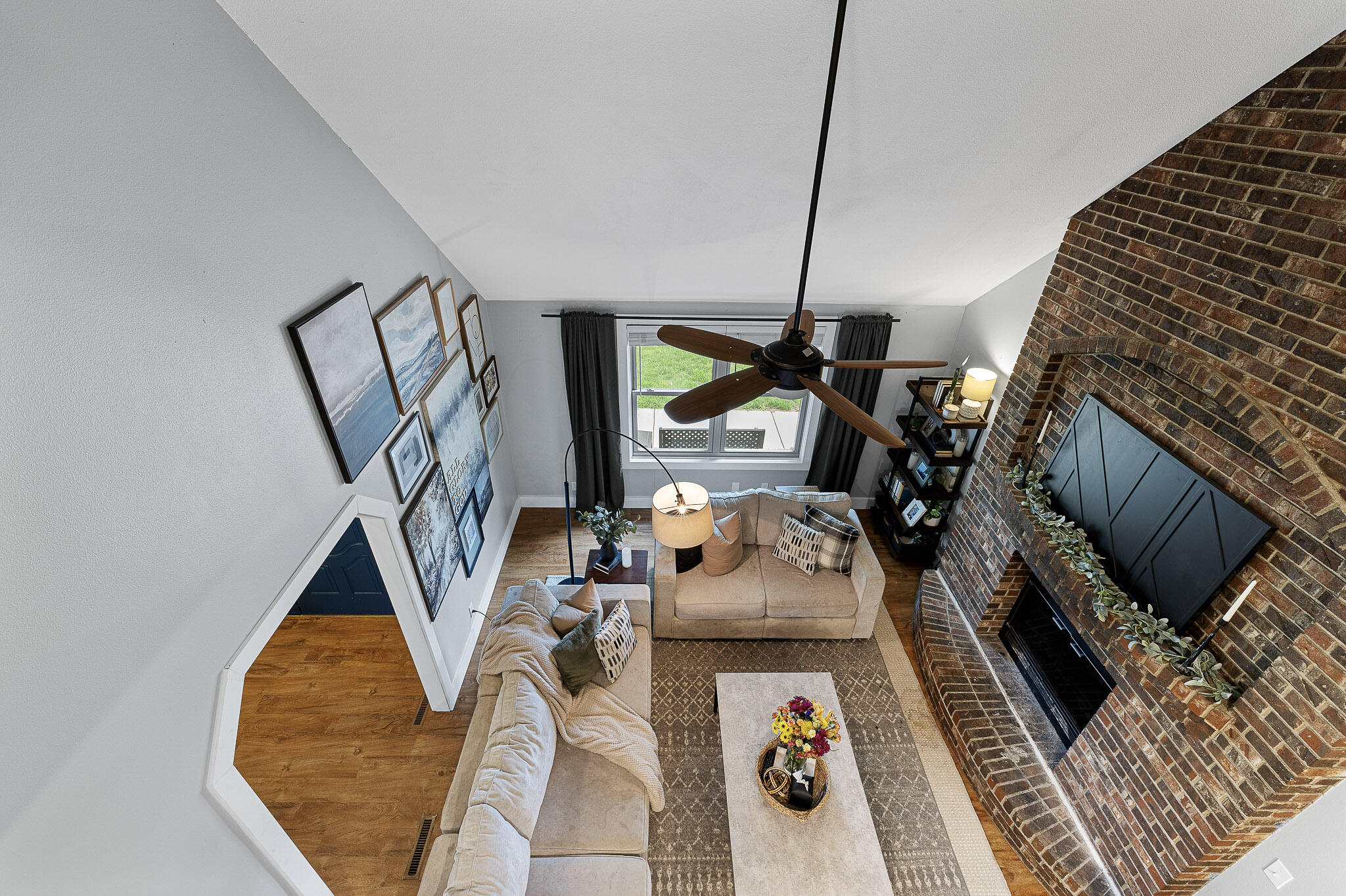 property viewer photo 5