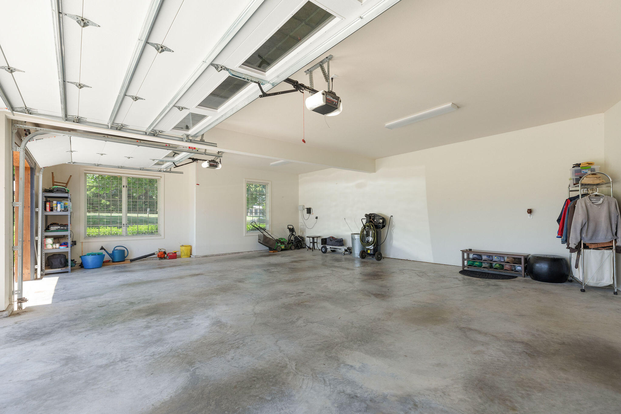 property viewer photo 47