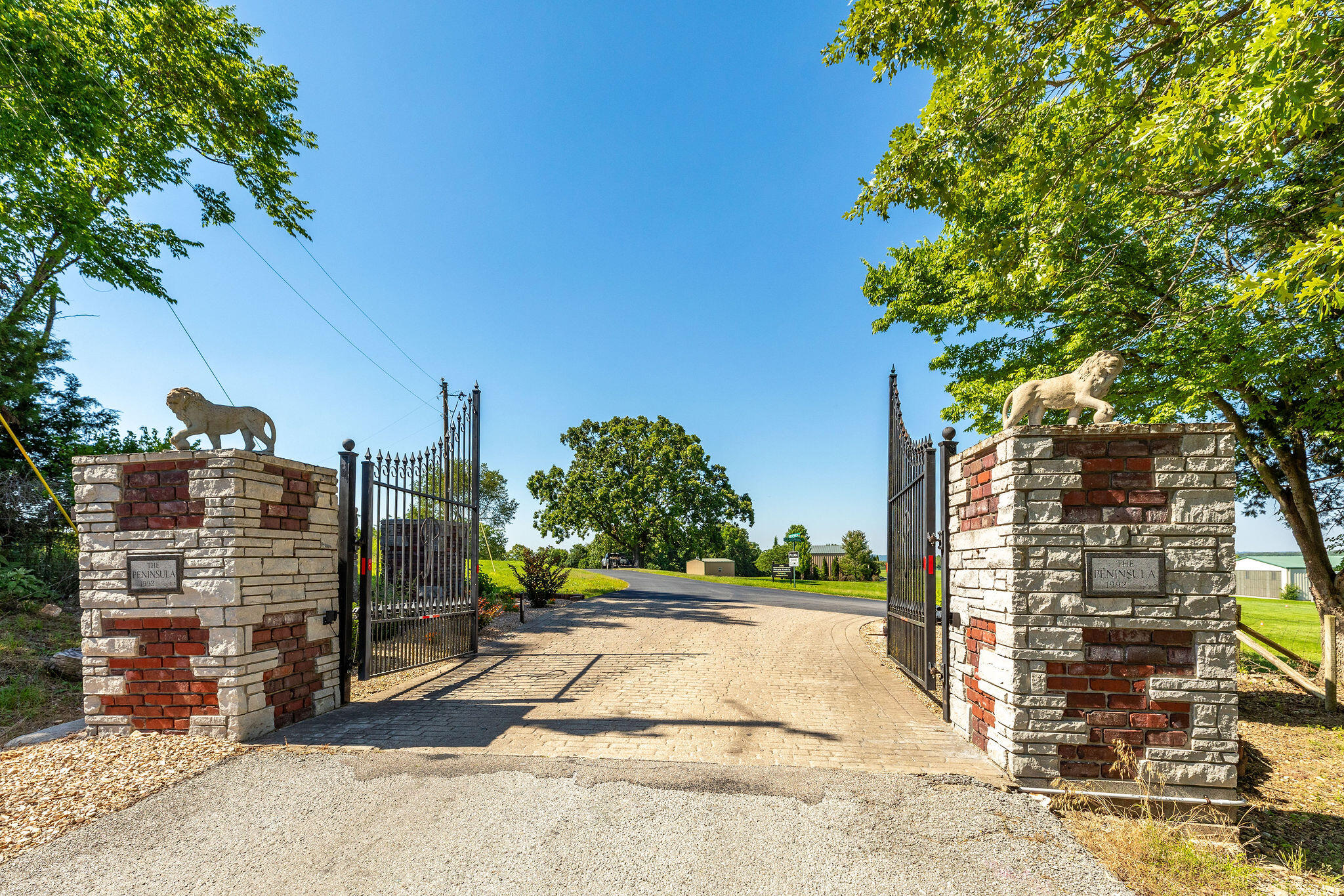 property viewer photo 7
