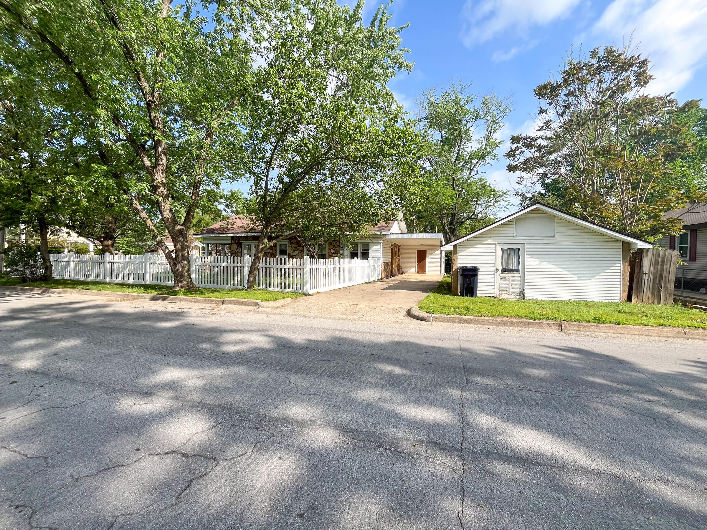 property viewer photo 19