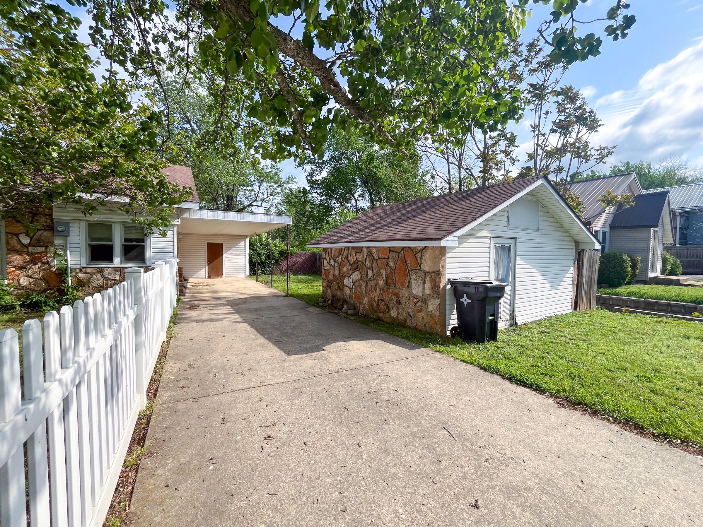 property viewer photo 20