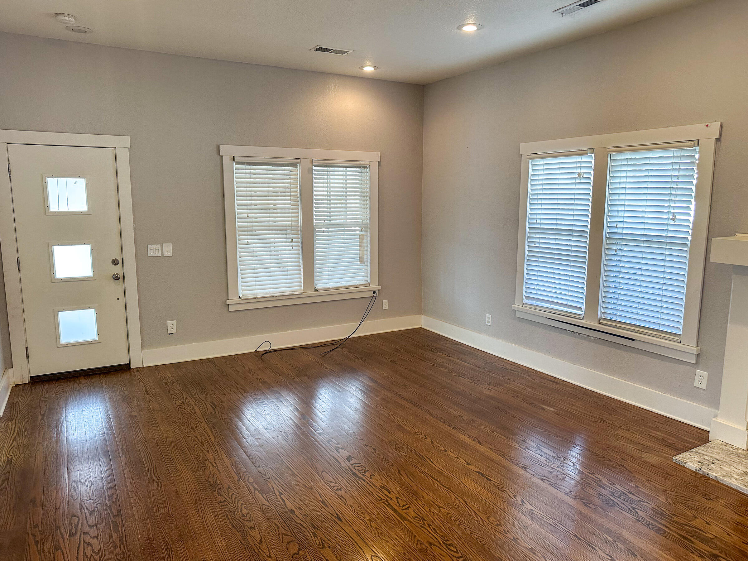 property viewer photo 7