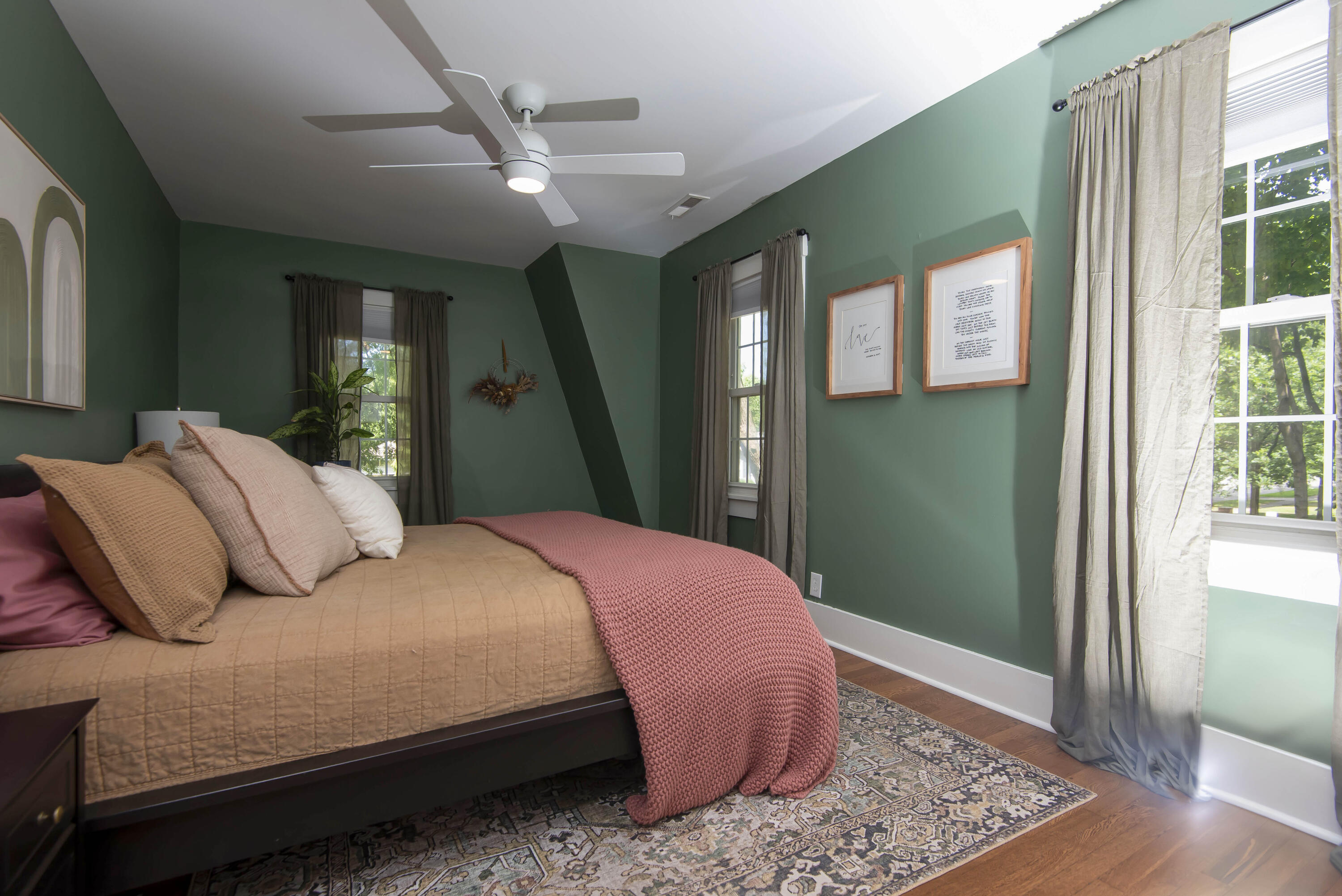 property viewer photo 26