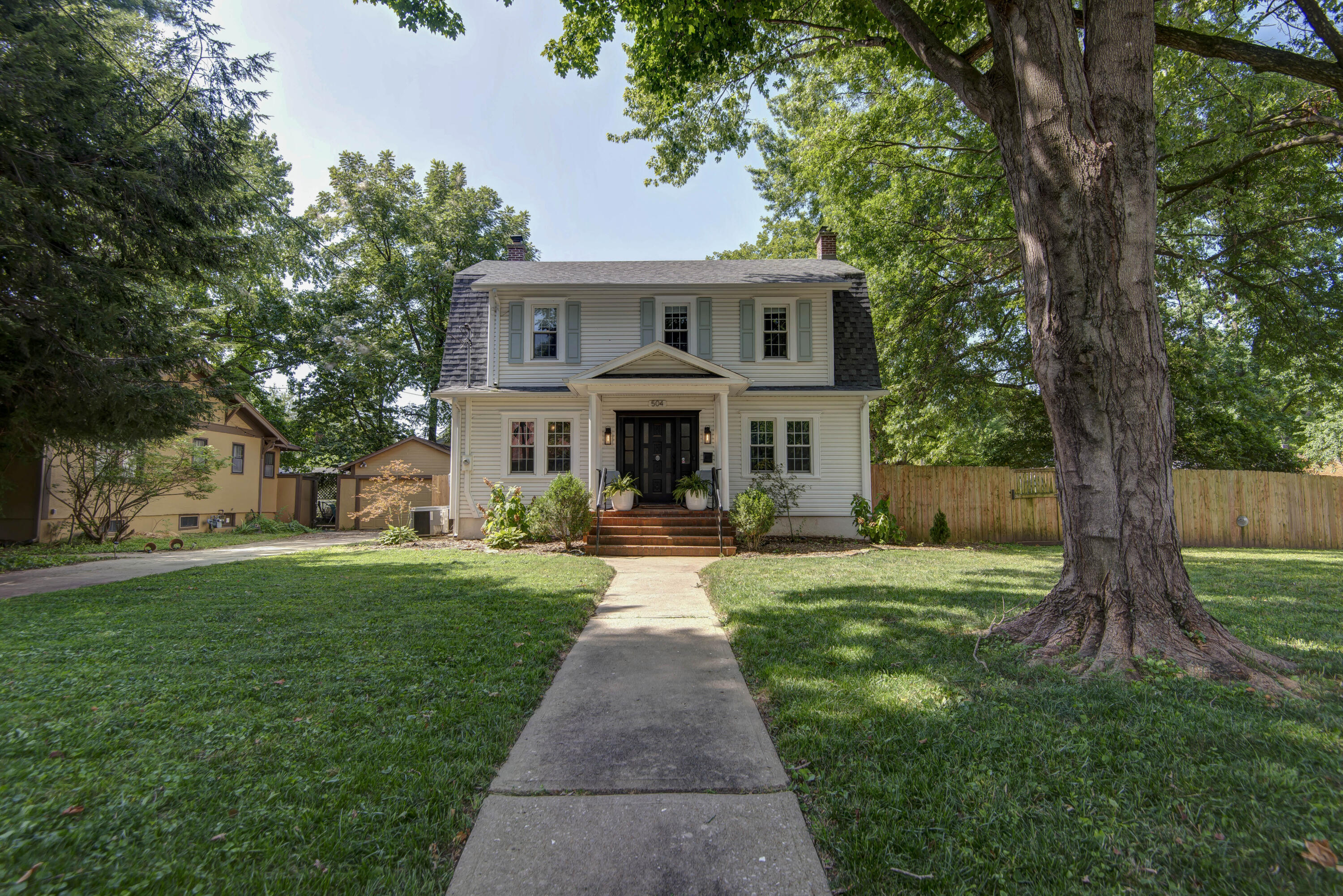 property viewer photo 3