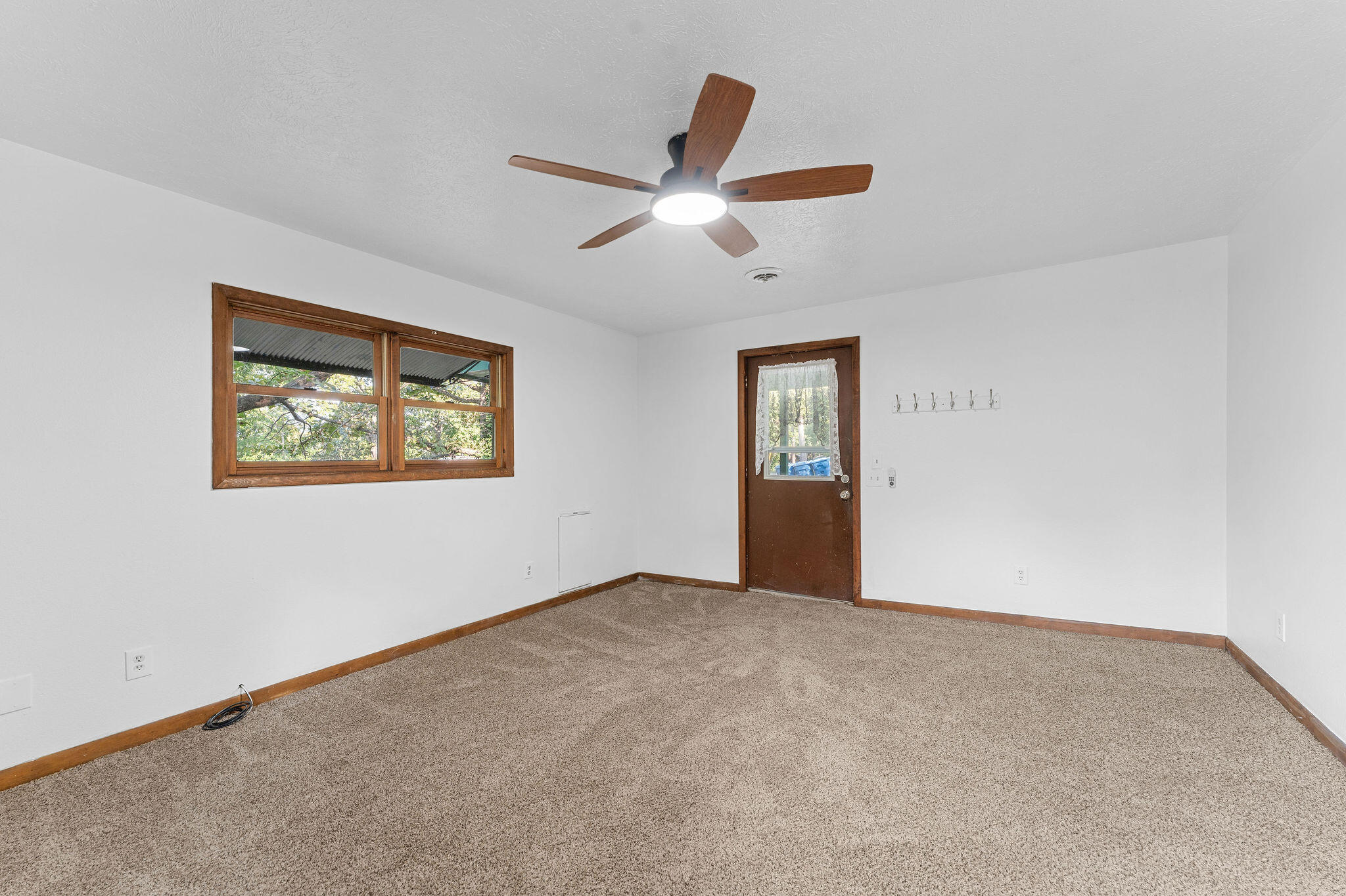 property viewer photo 6