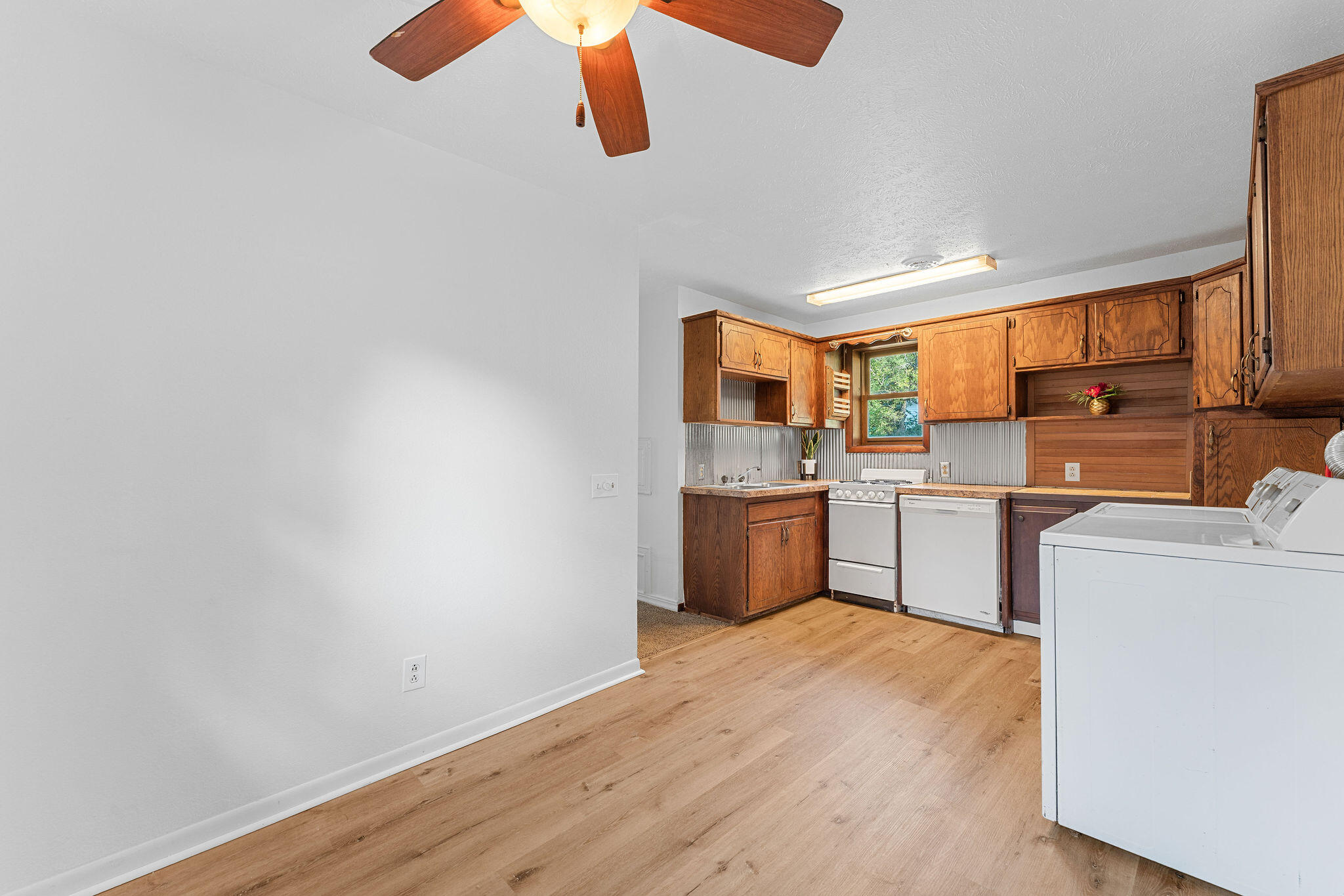 property viewer photo 9