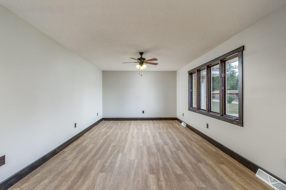 property viewer photo 3