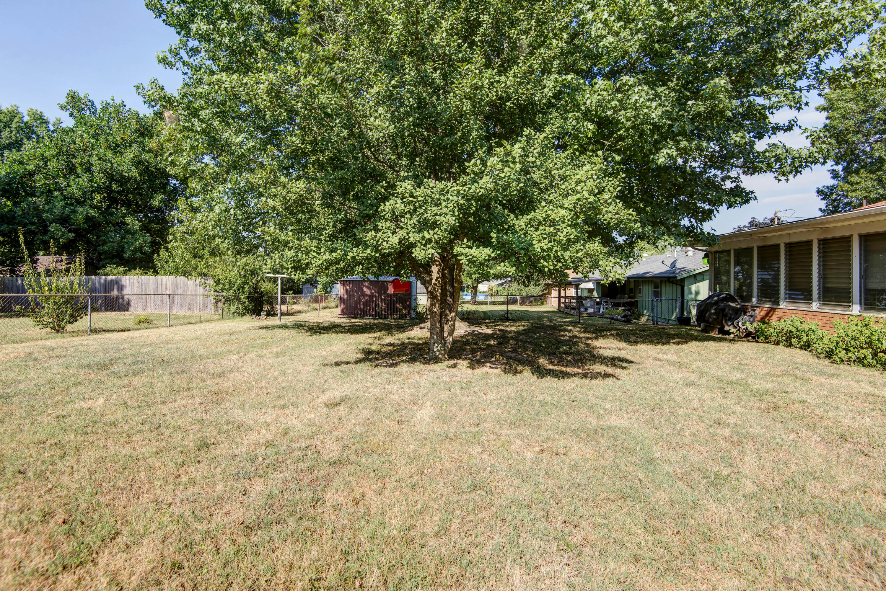 property viewer photo 22