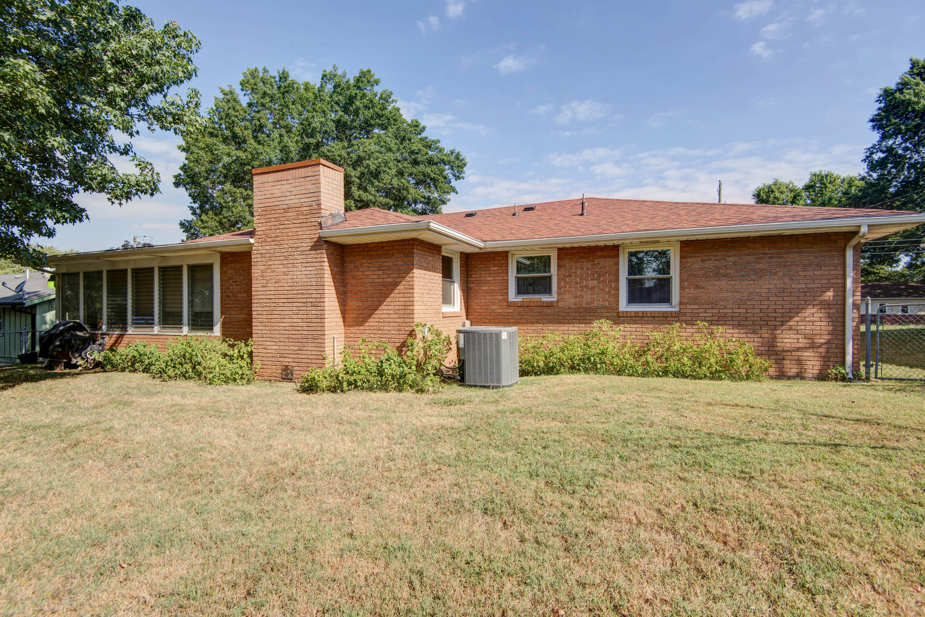 property viewer photo 24