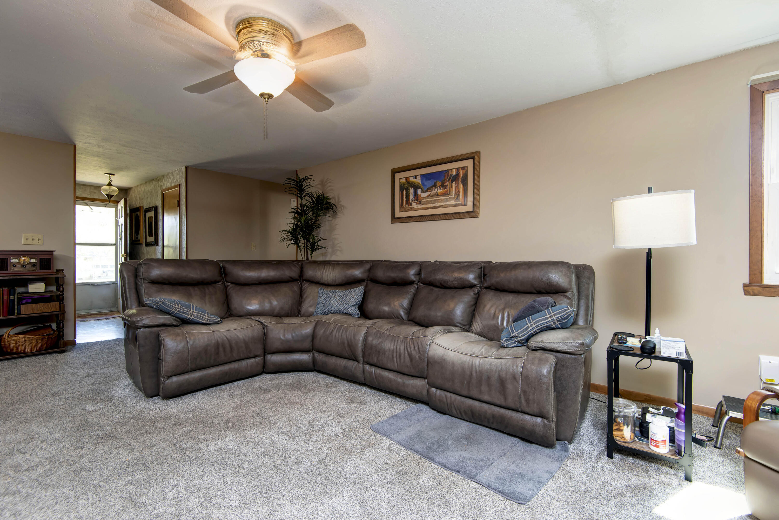 property viewer photo 3