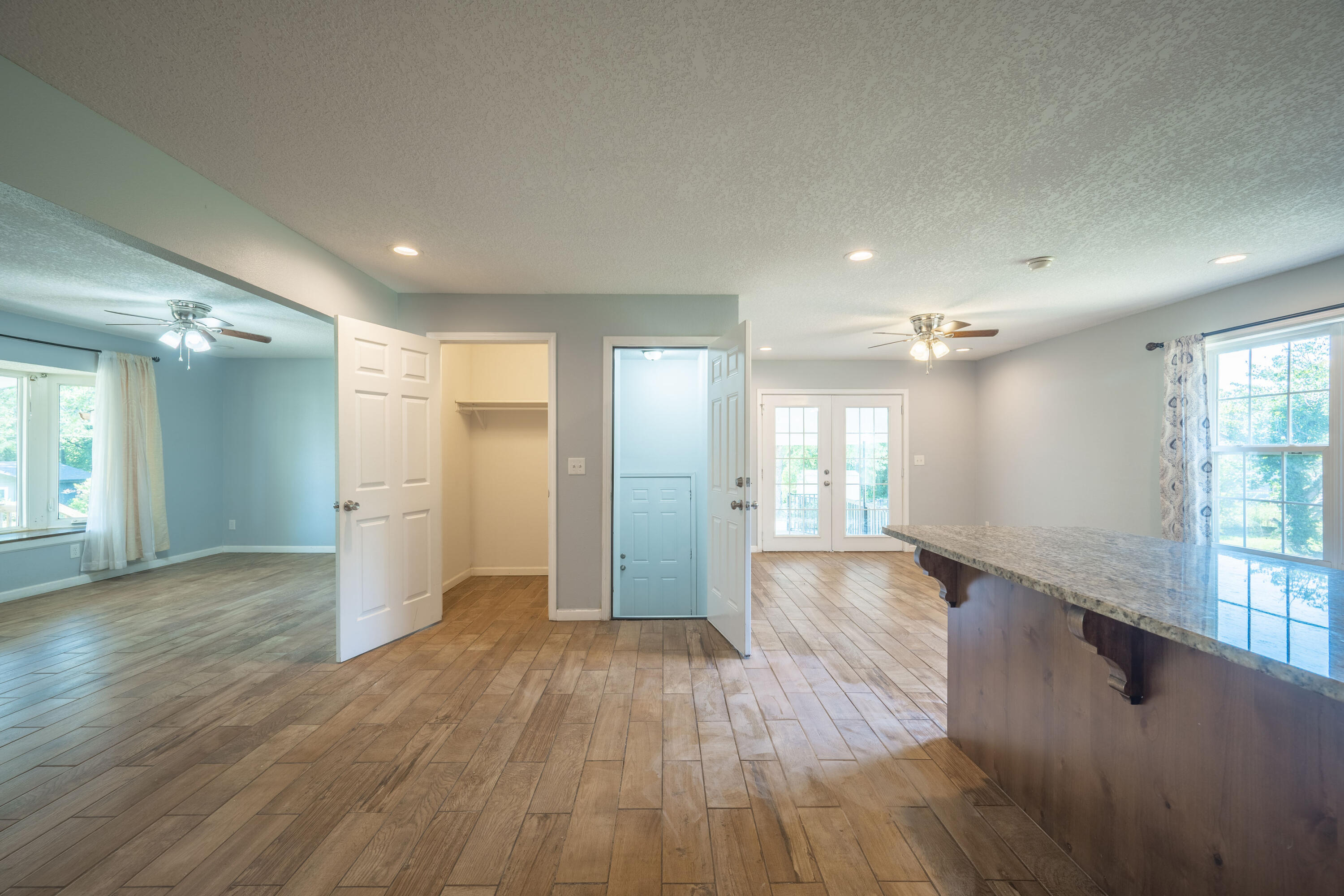 property viewer photo 10
