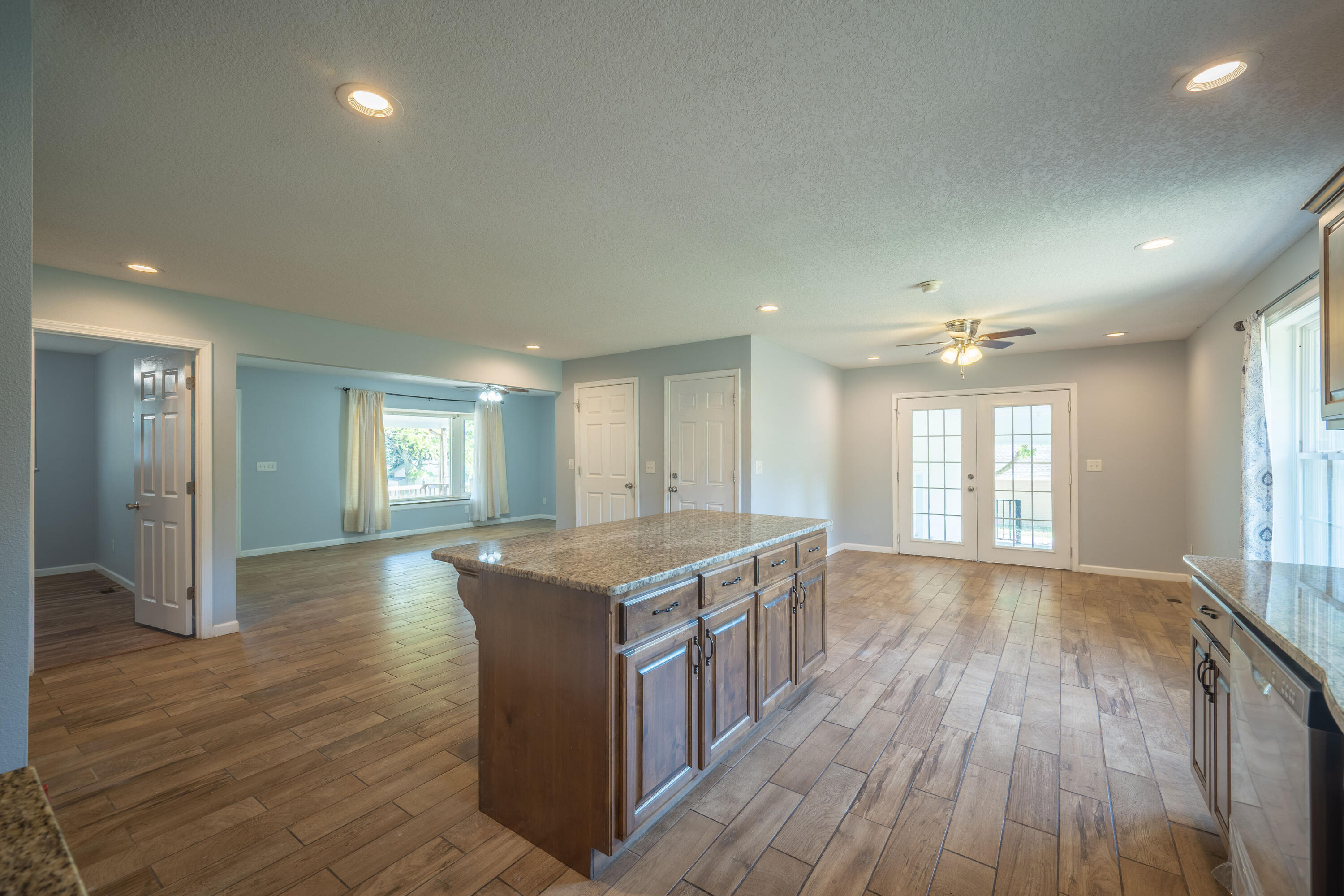 property viewer photo 13