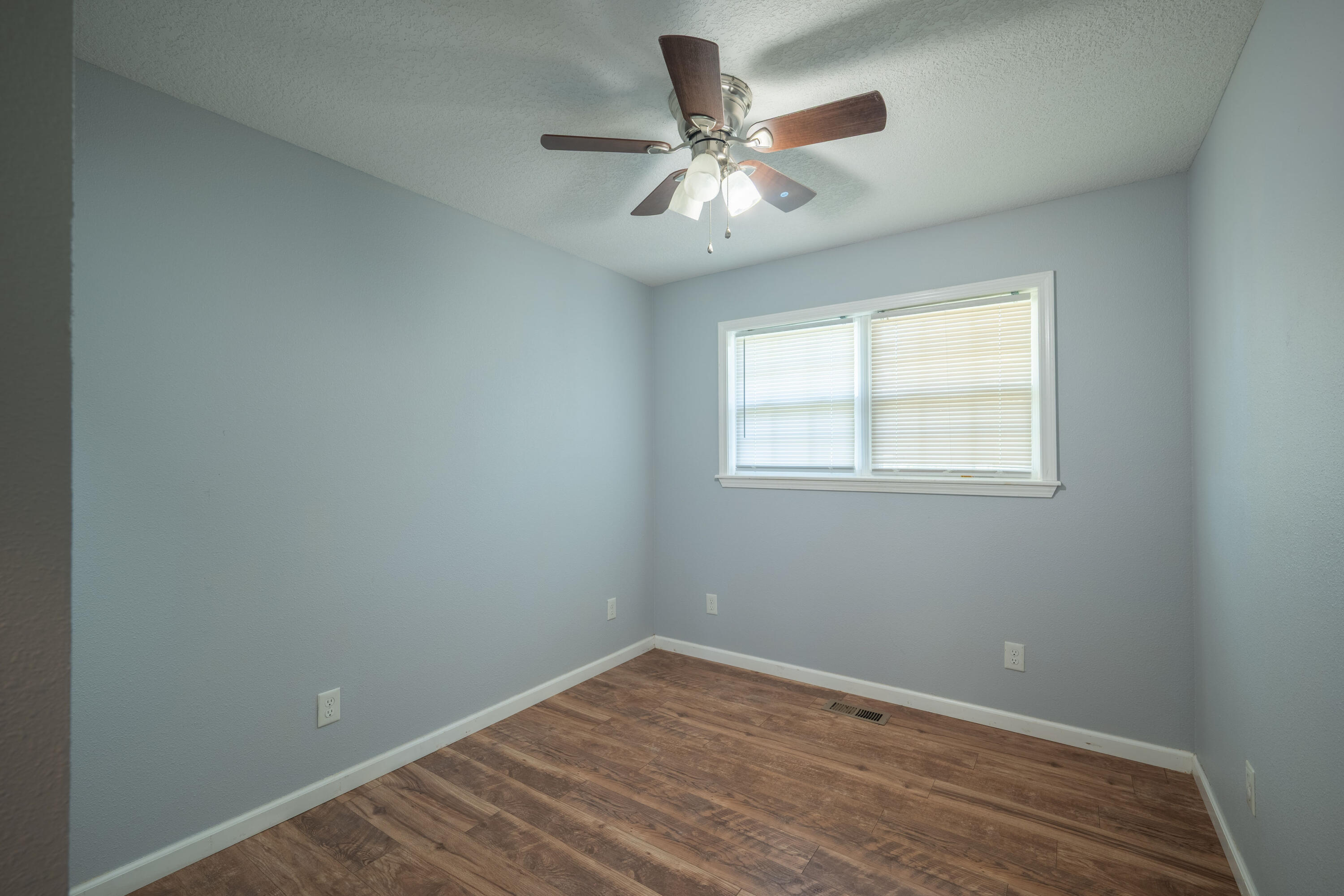 property viewer photo 16