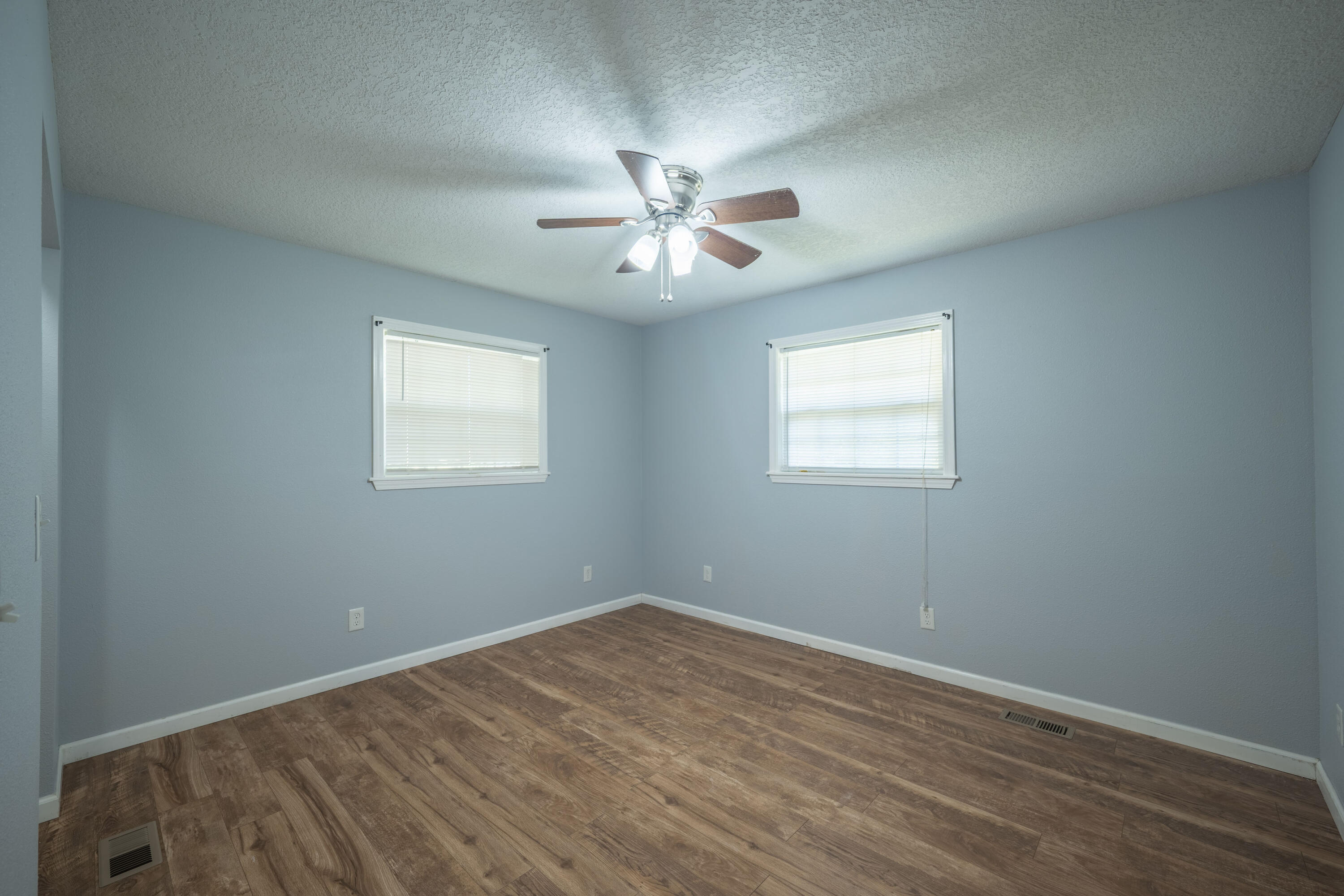 property viewer photo 18