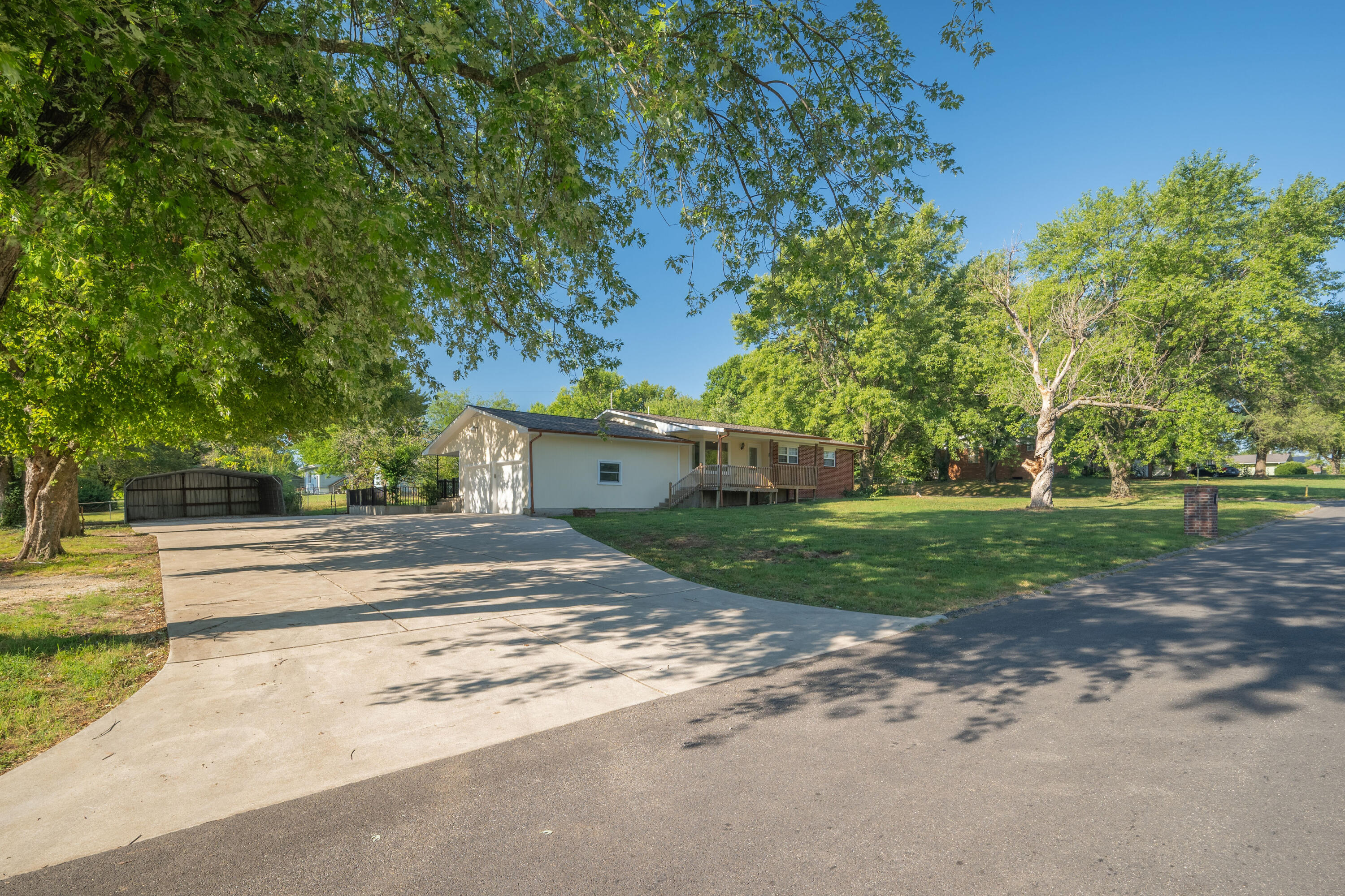 property viewer photo 2