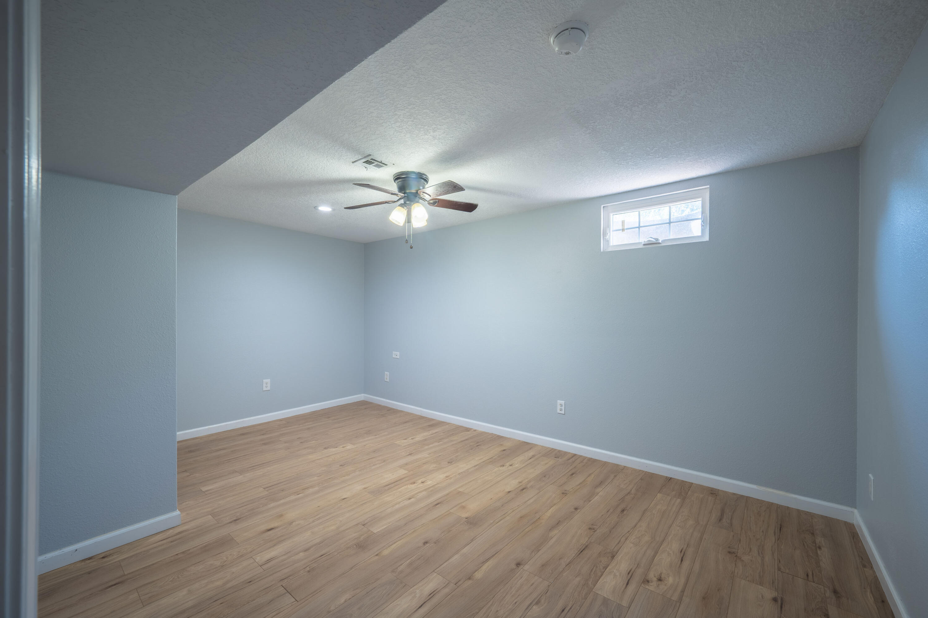 property viewer photo 30