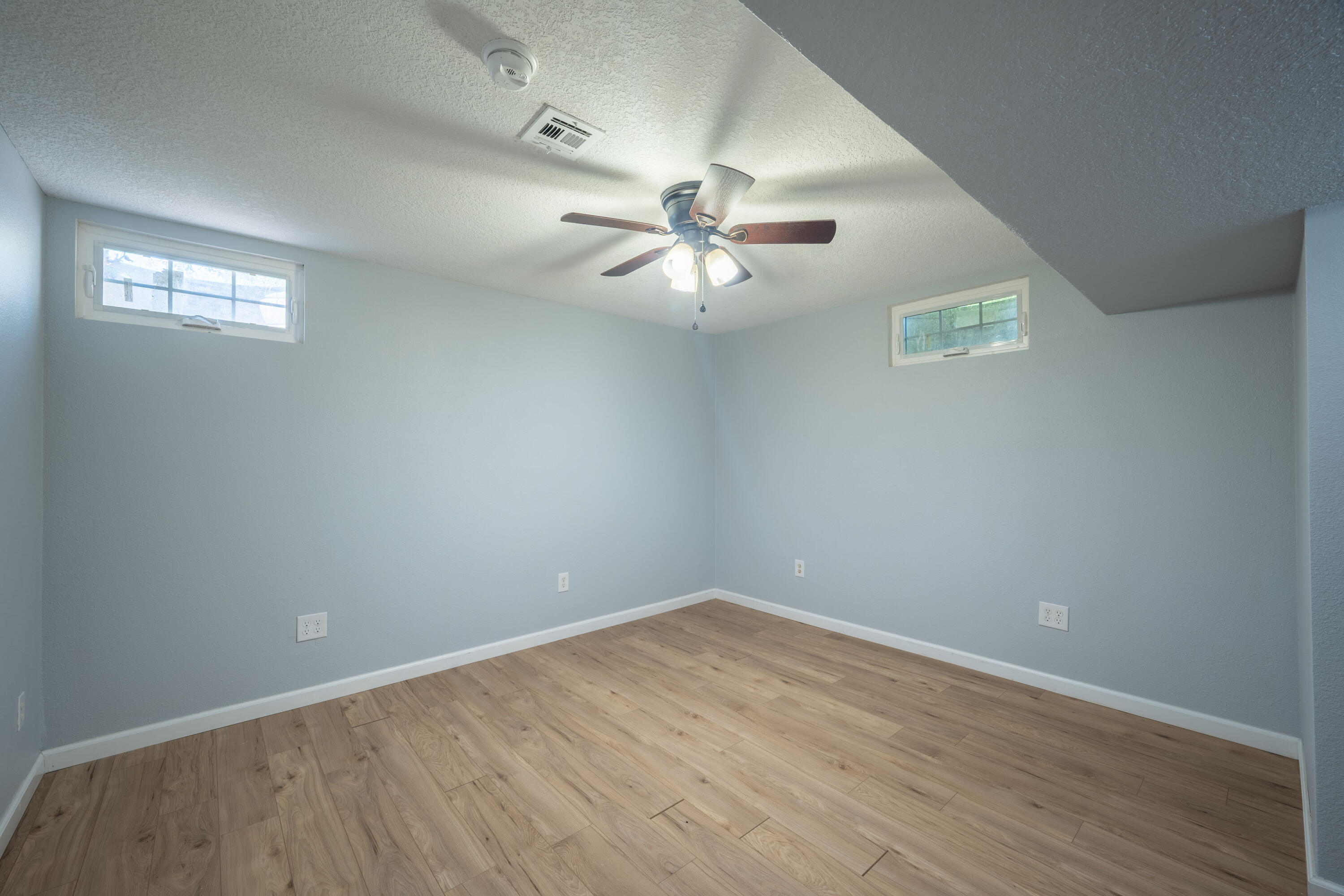property viewer photo 33