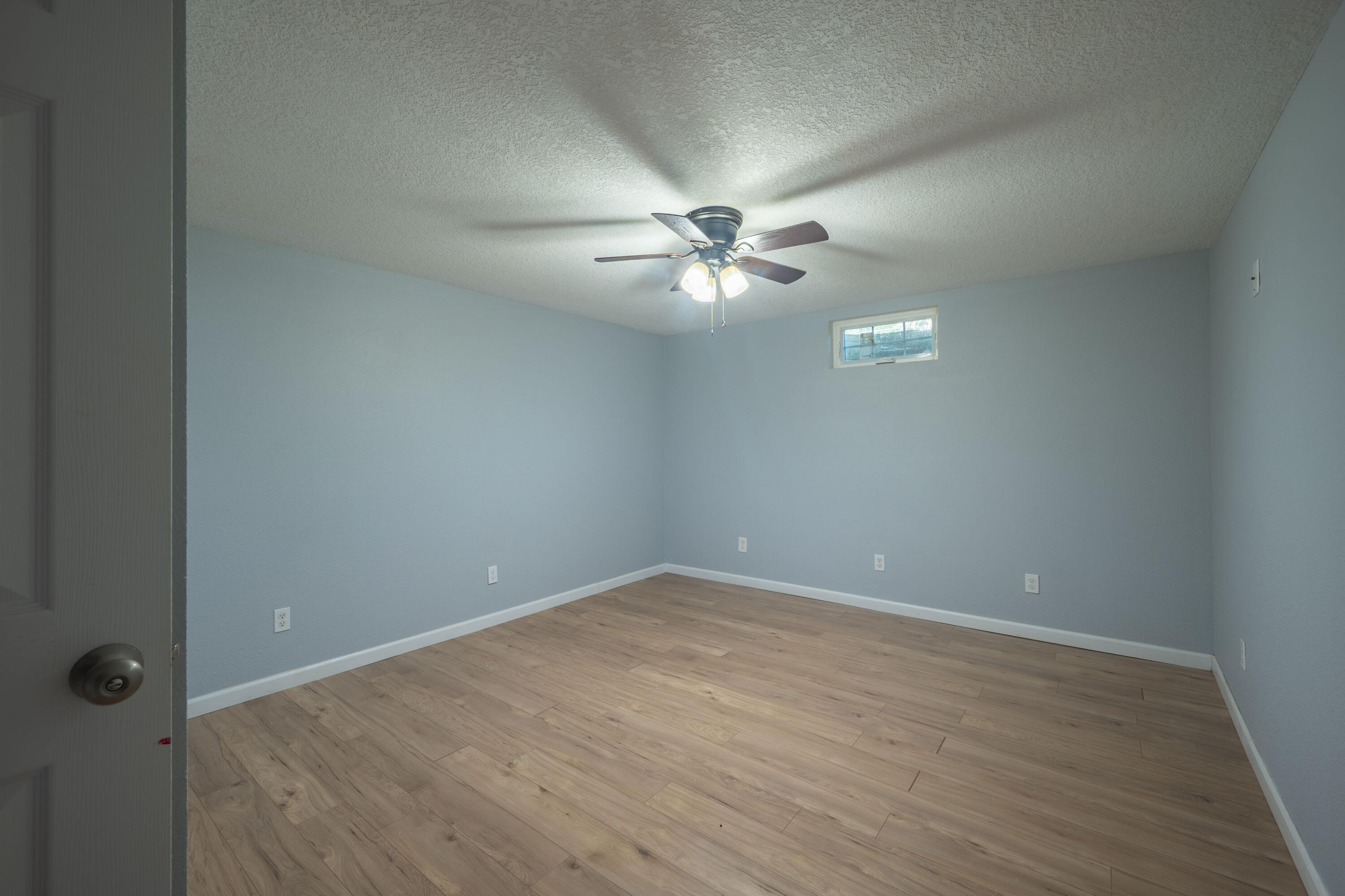 property viewer photo 35