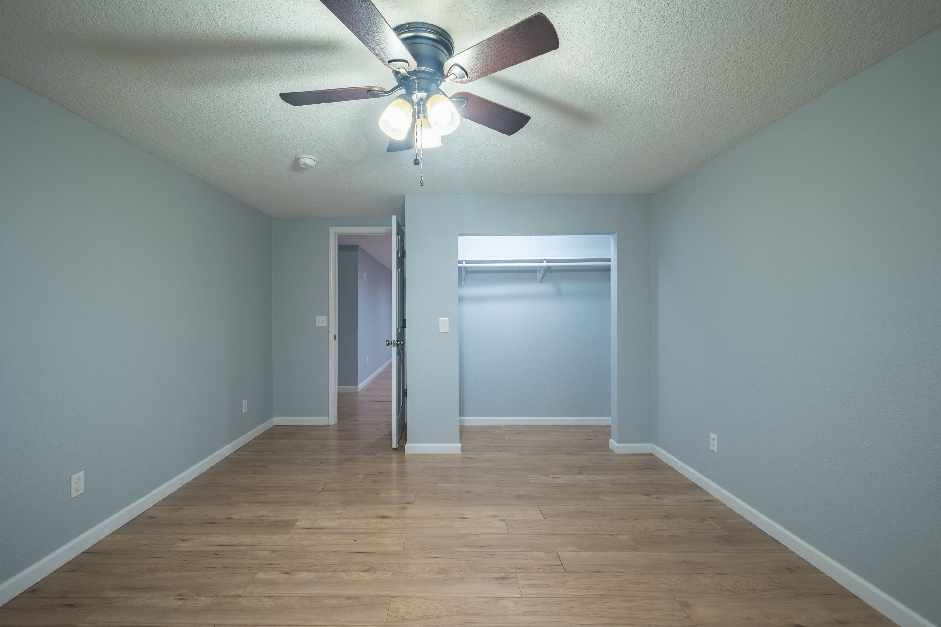 property viewer photo 36