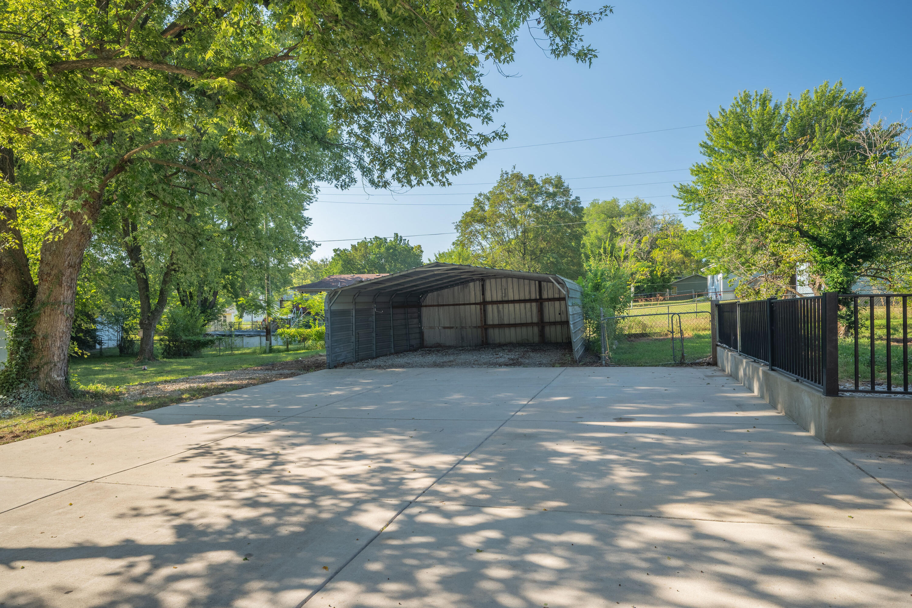 property viewer photo 40