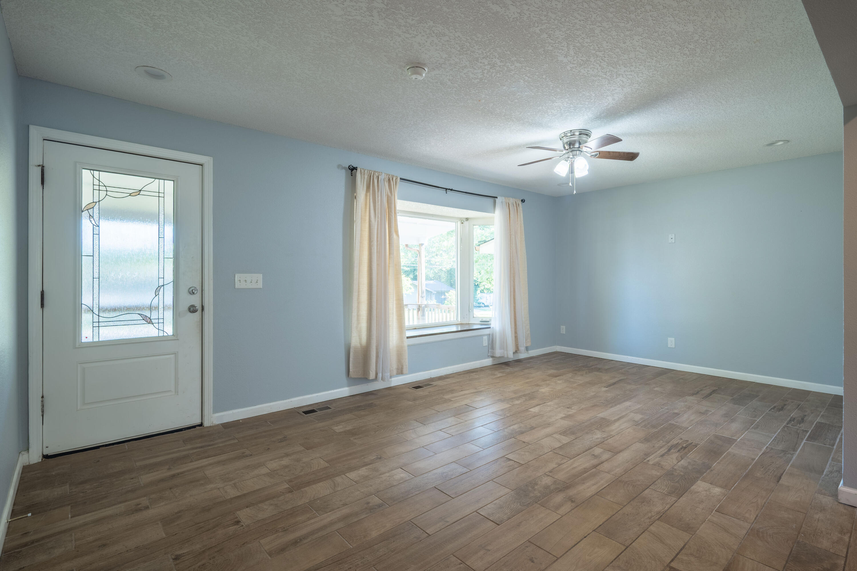 property viewer photo 6
