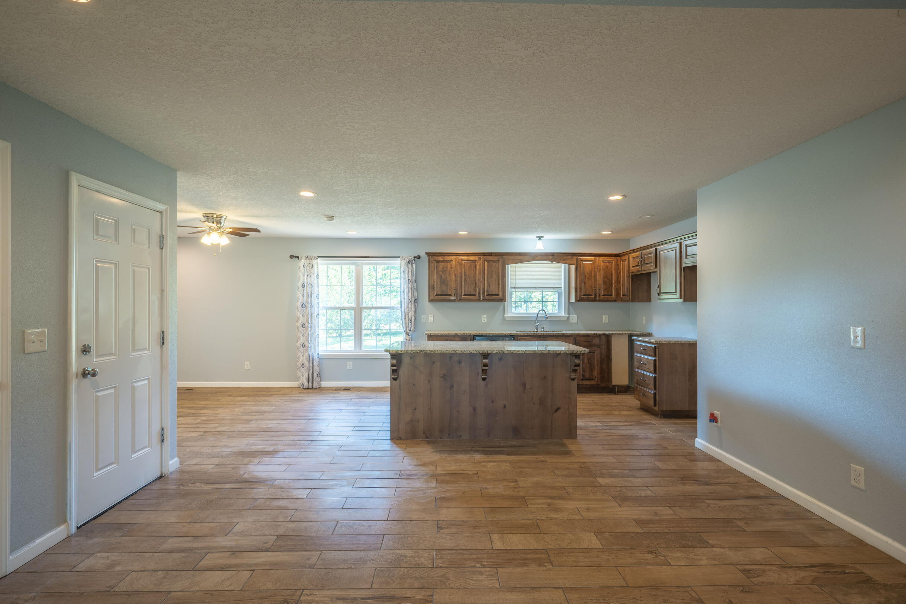 property viewer photo 9