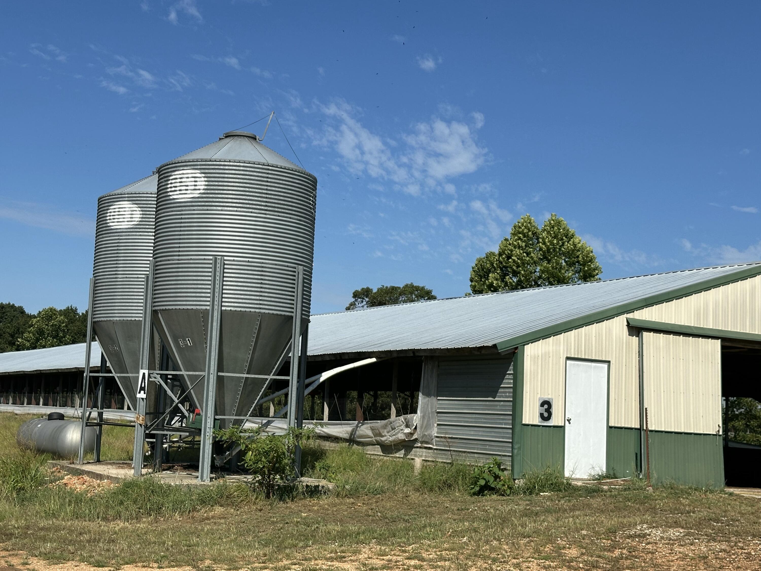 main property photo 9