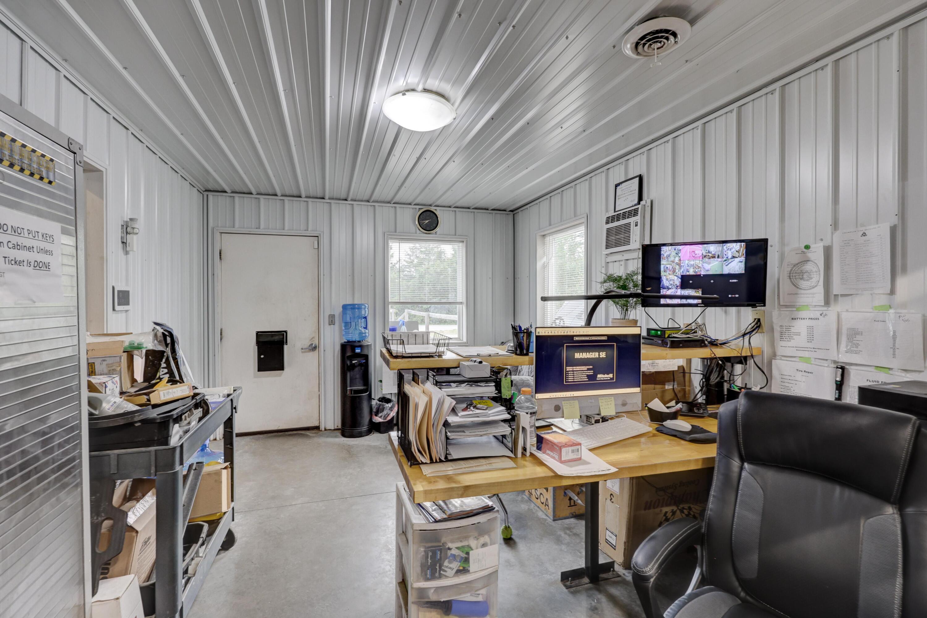 main property photo 11