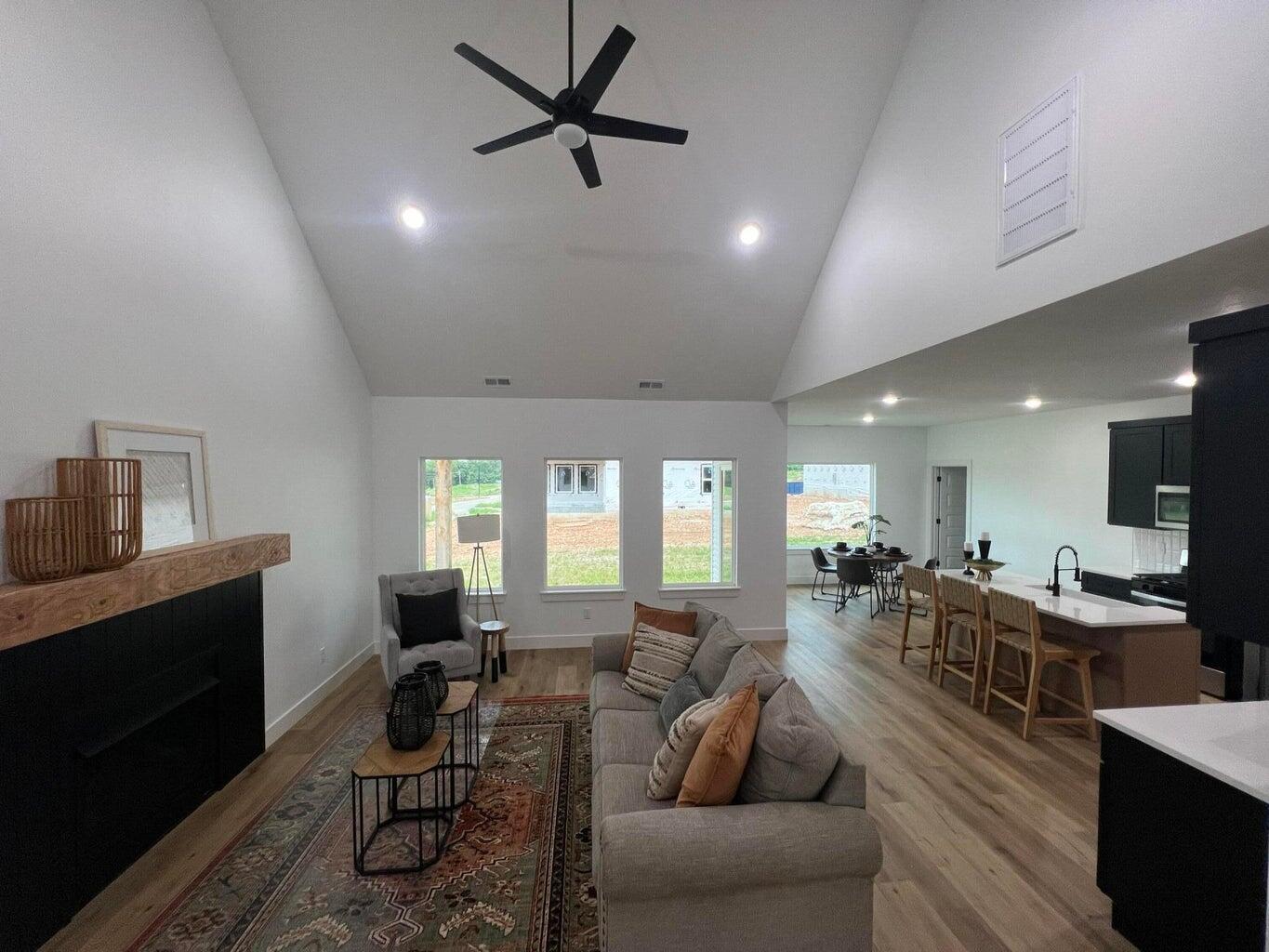 property viewer photo 3