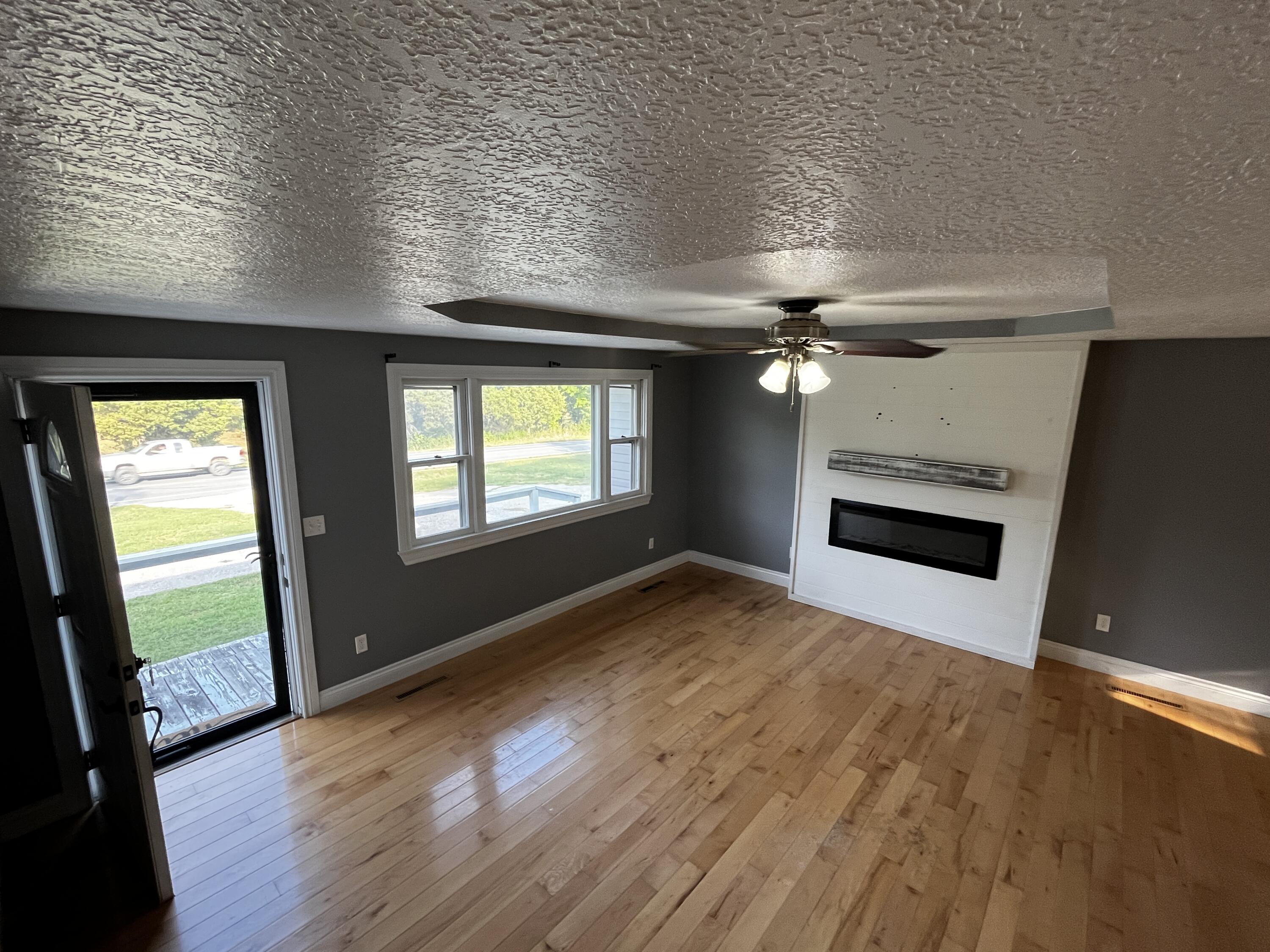 property viewer photo 3