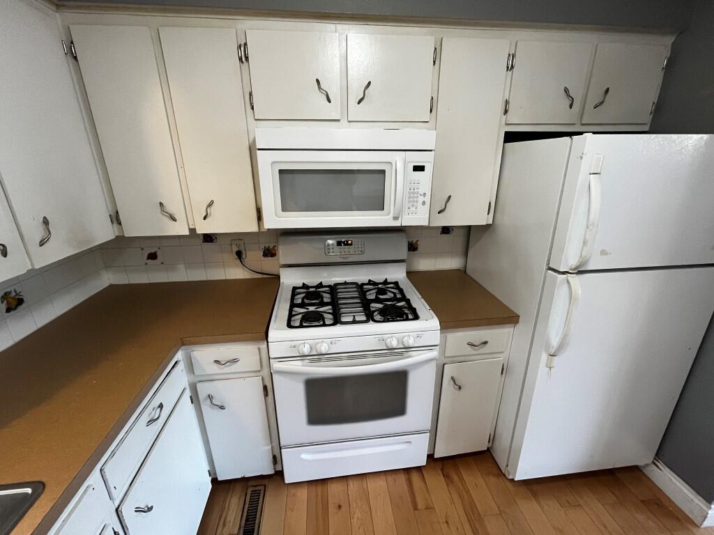 property viewer photo 9