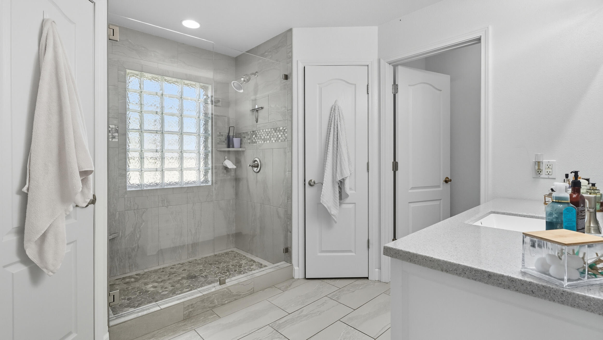 property viewer photo 12