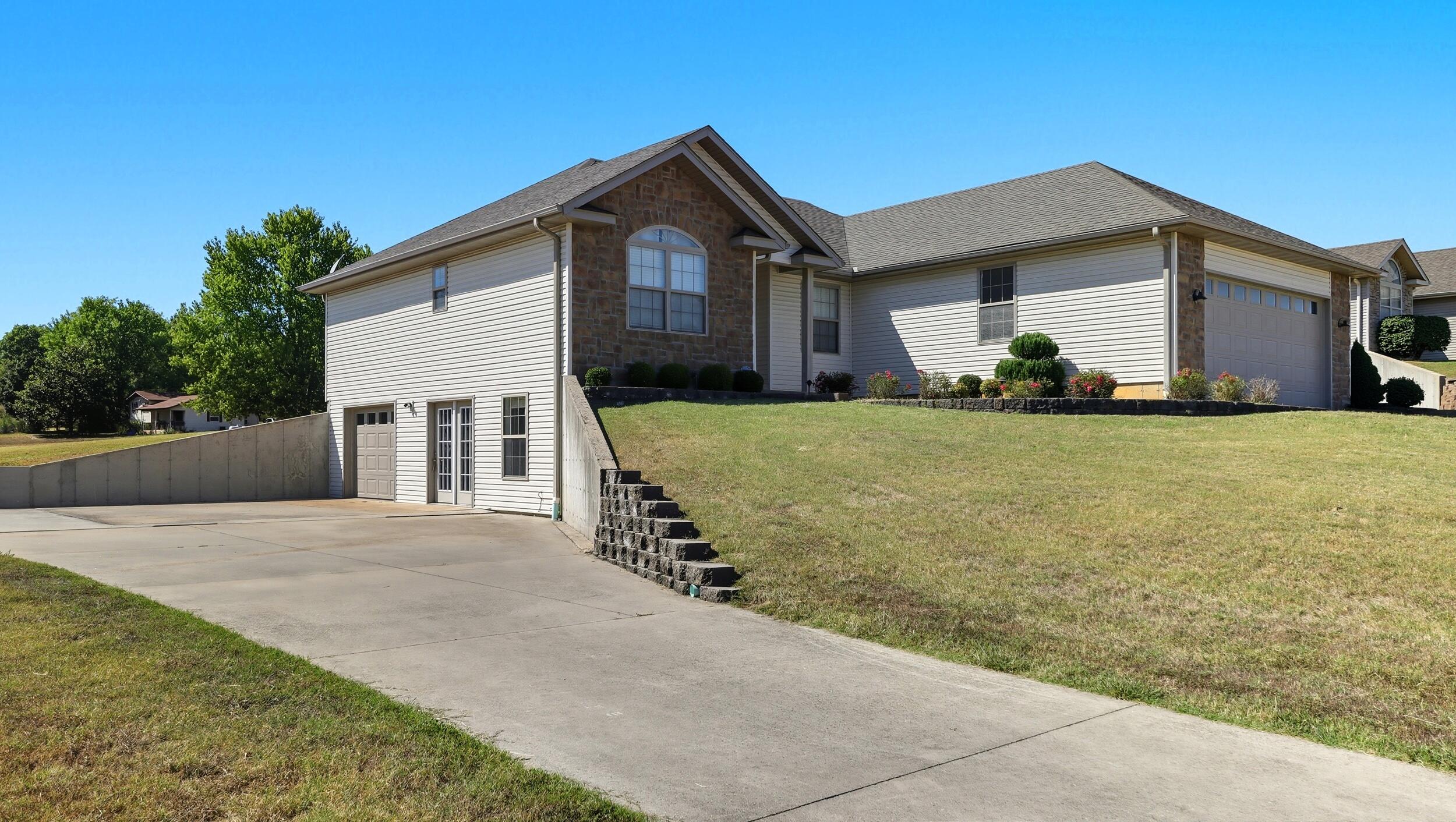 property viewer photo 2