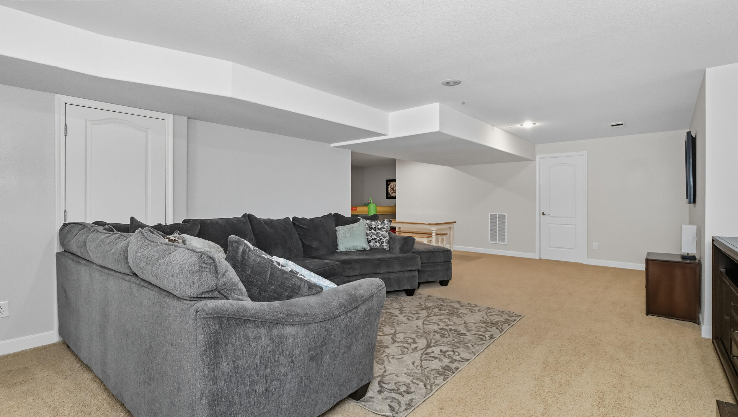 property viewer photo 25