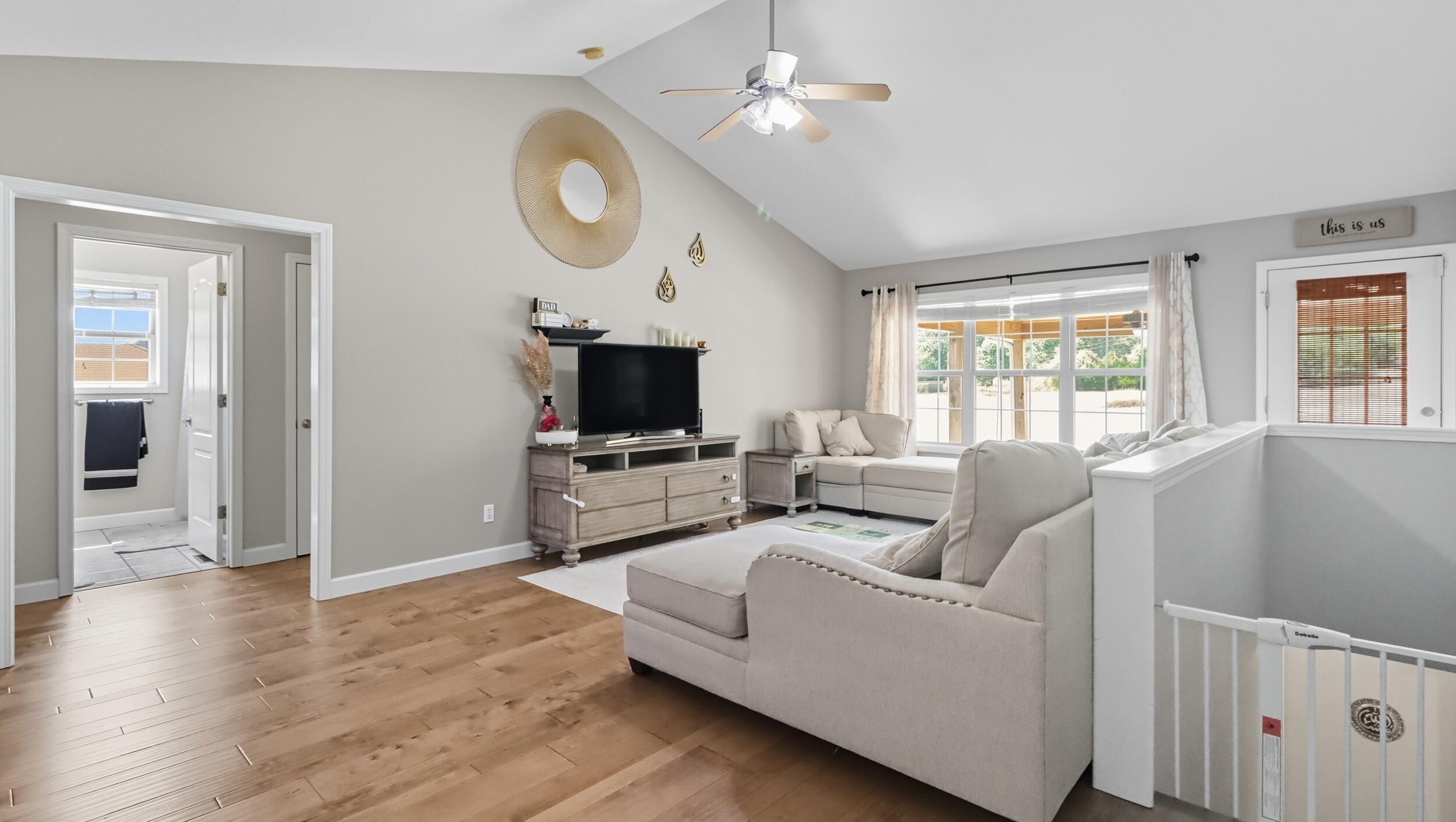property viewer photo 7