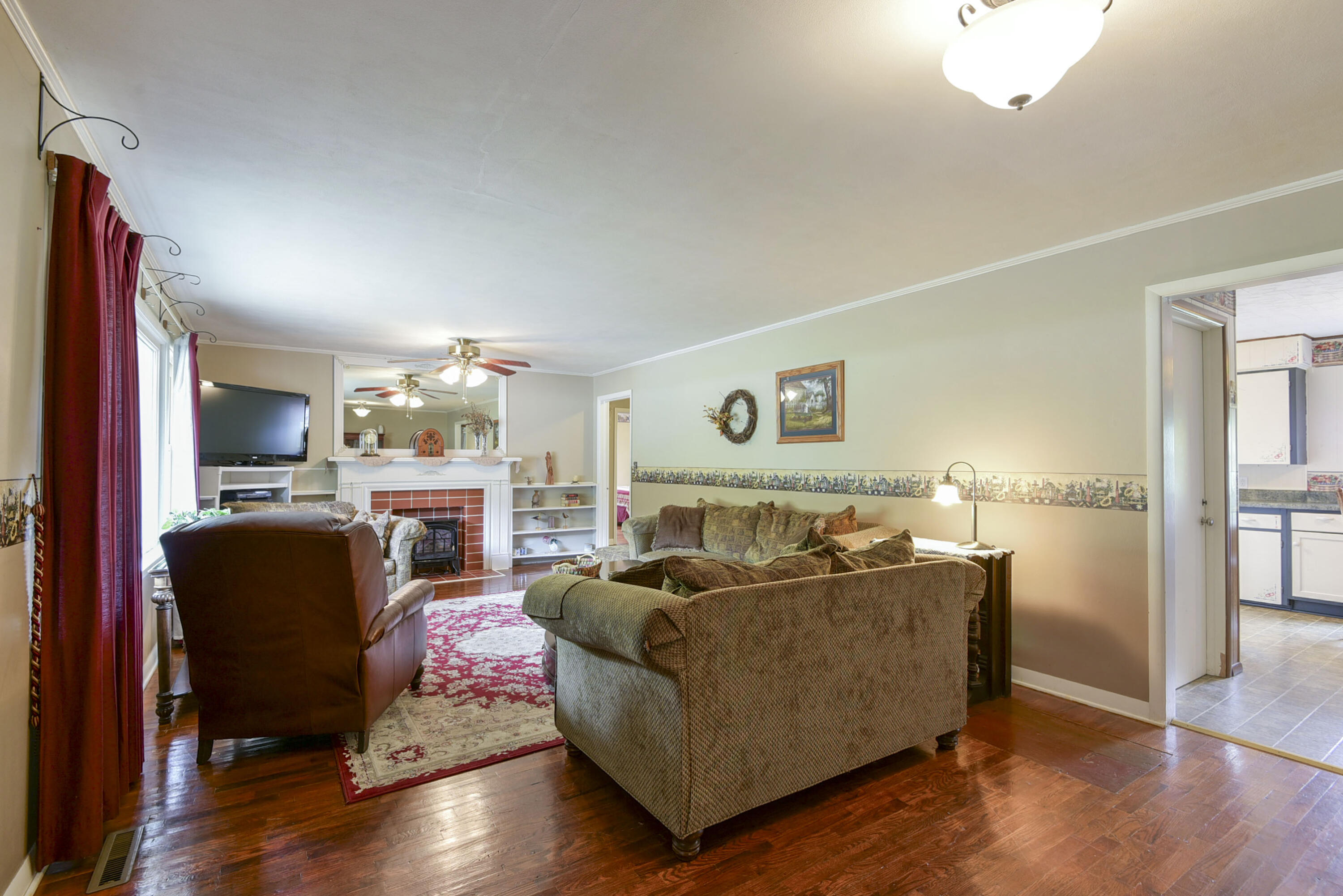 main property photo 5
