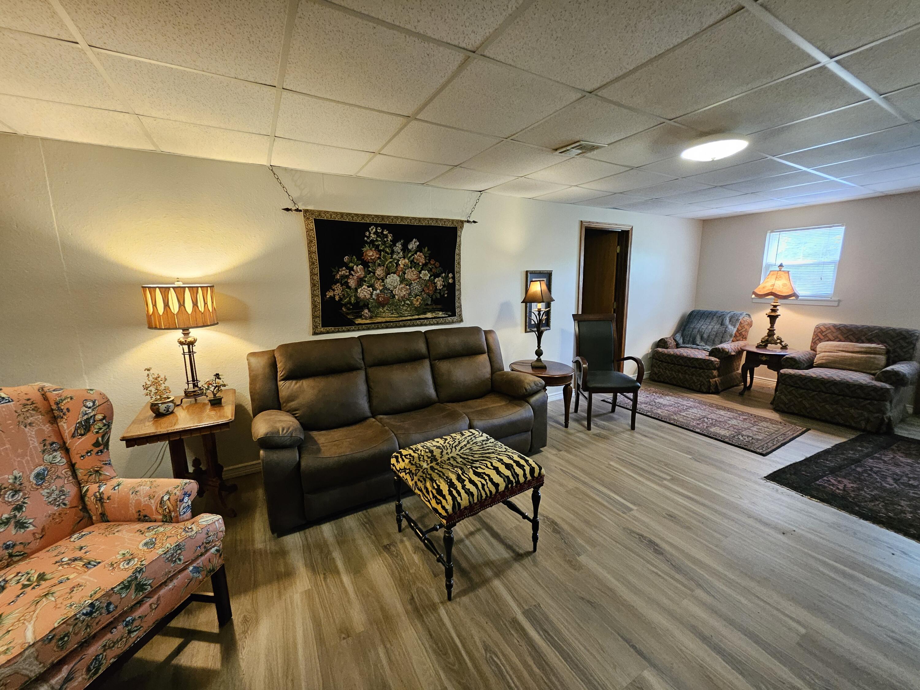 main property photo 40