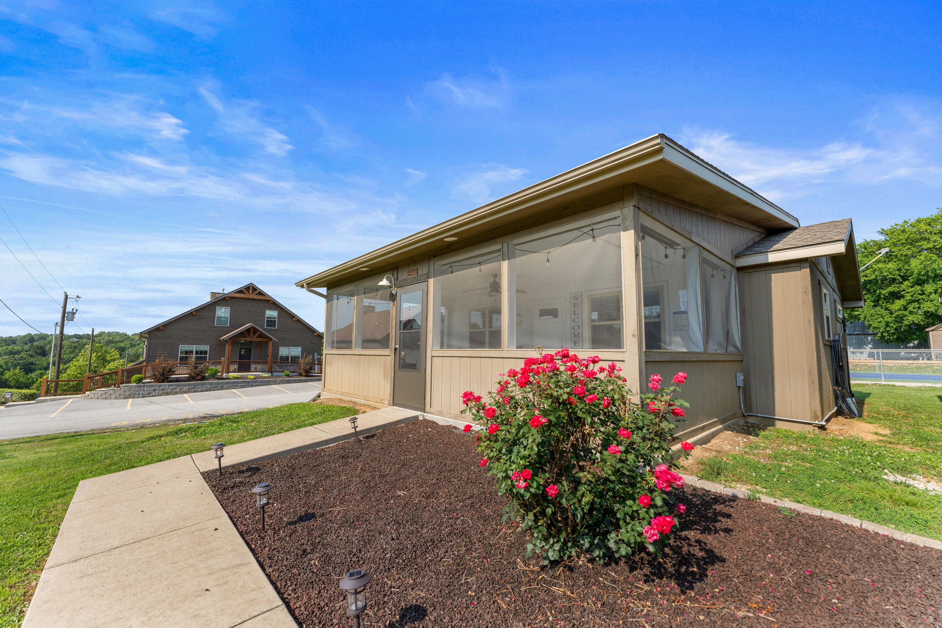 property viewer photo 2