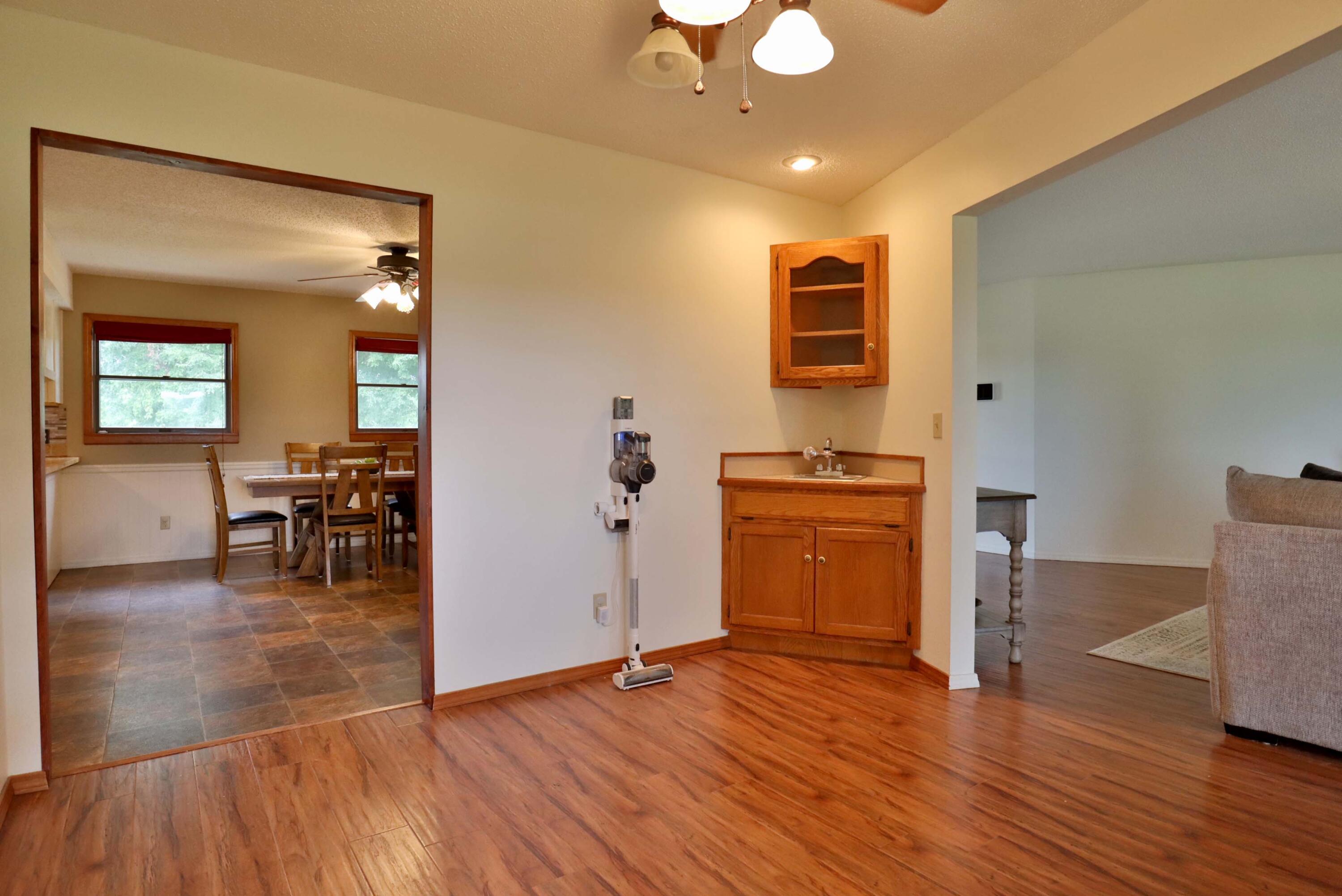 property viewer photo 9
