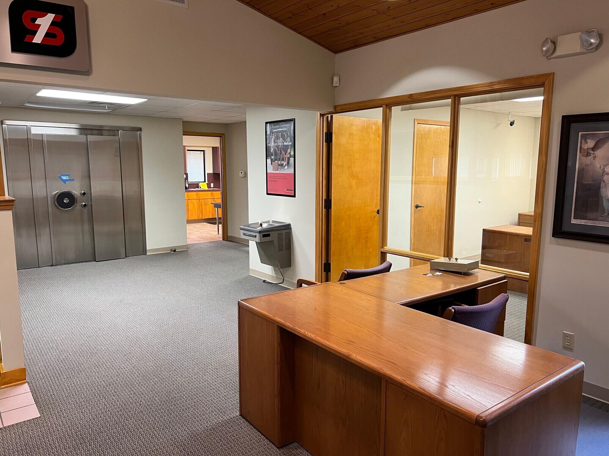main property photo 10