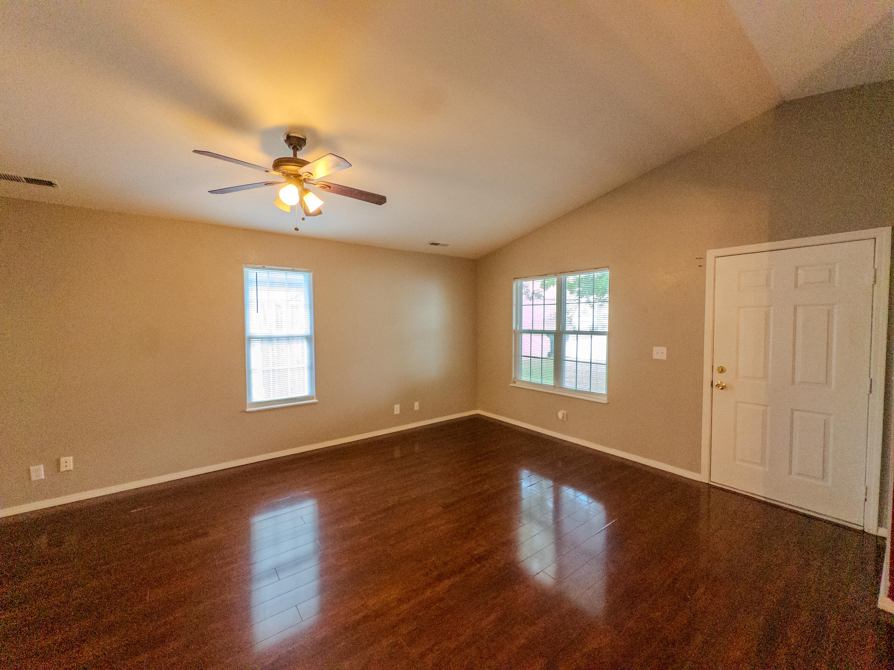 property viewer photo 5