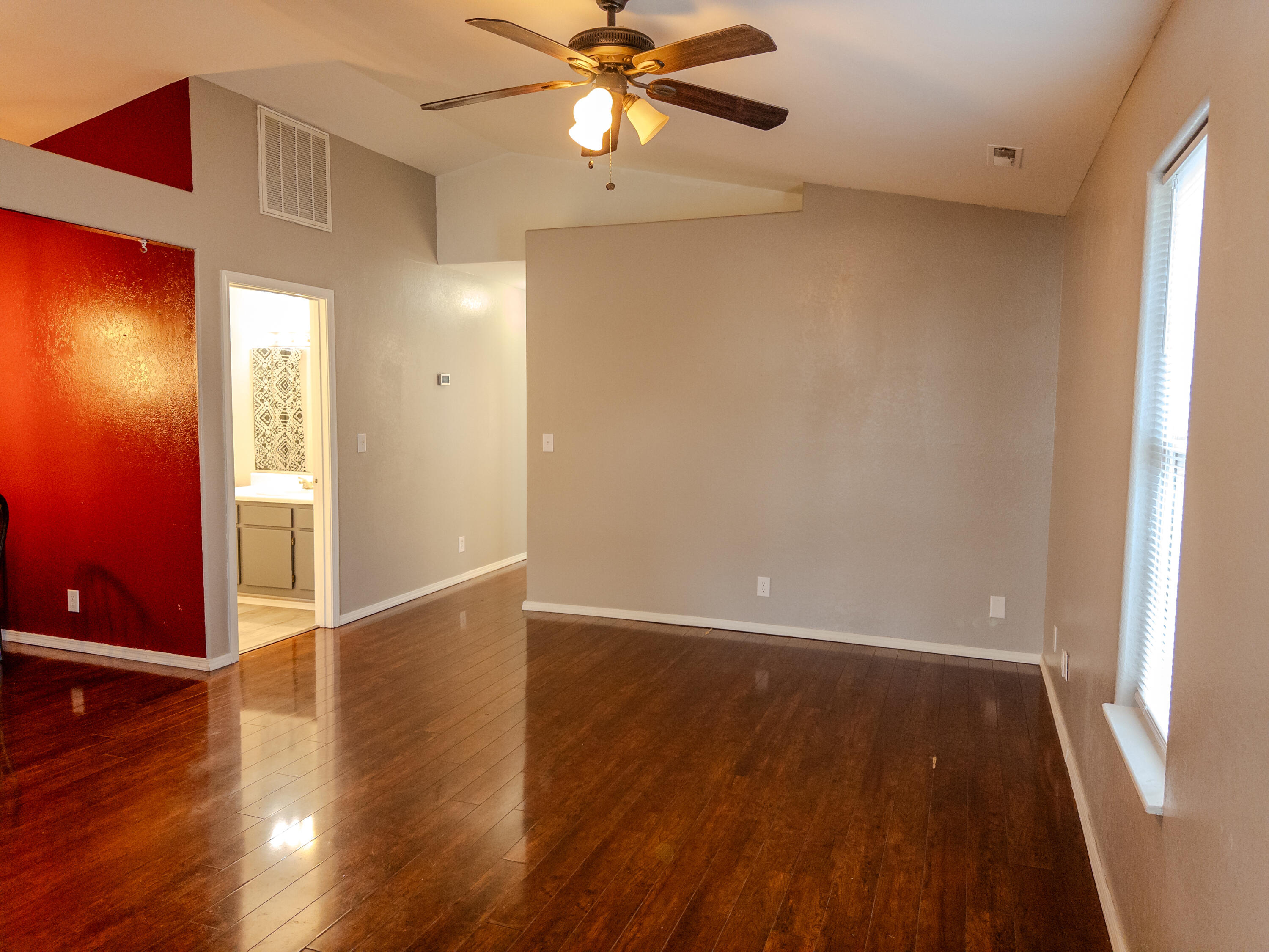 property viewer photo 6