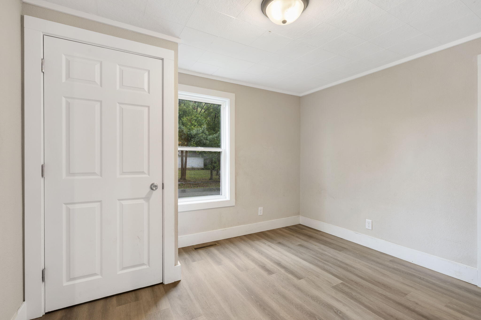 property viewer photo 10