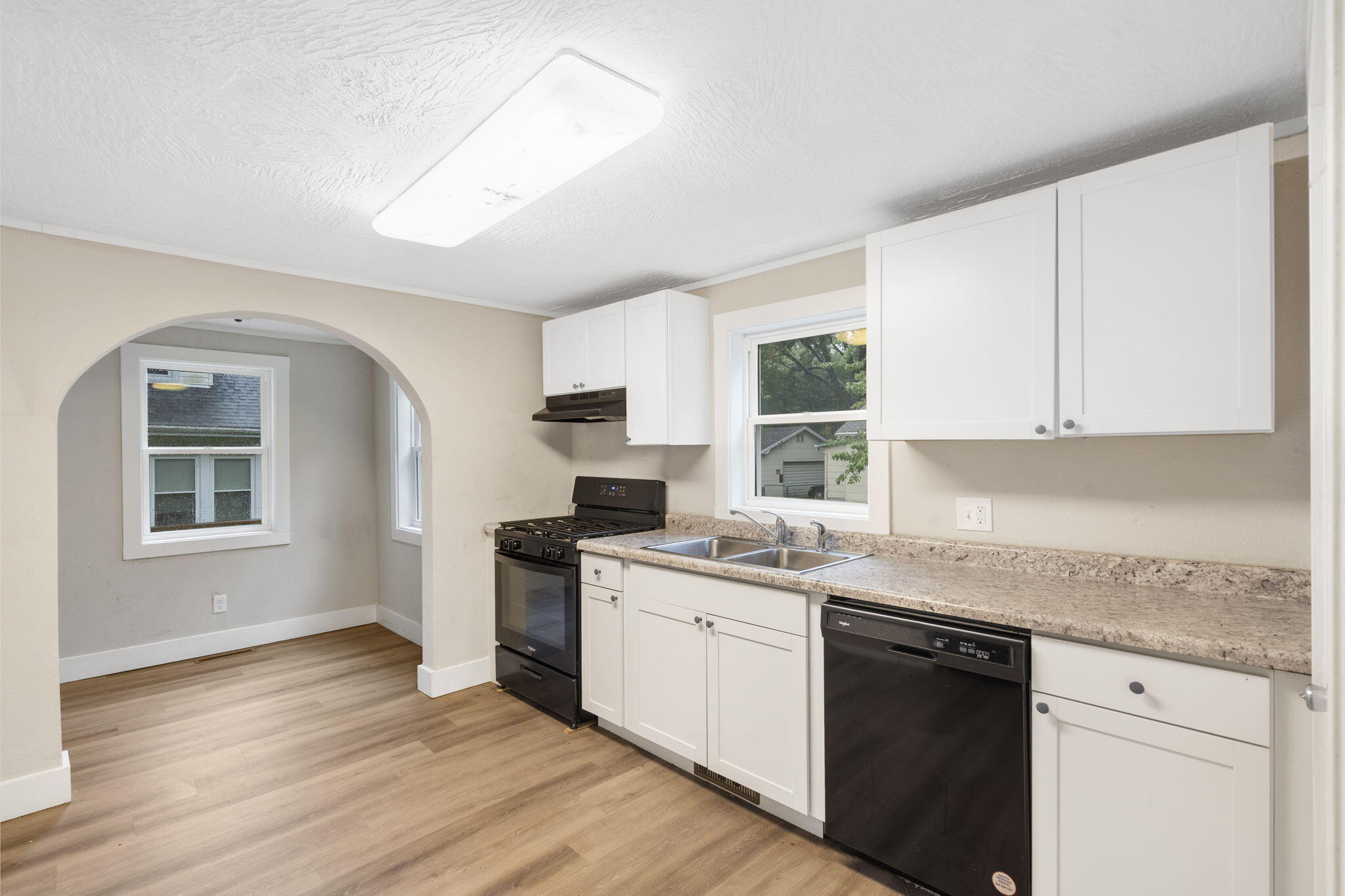 property viewer photo 16