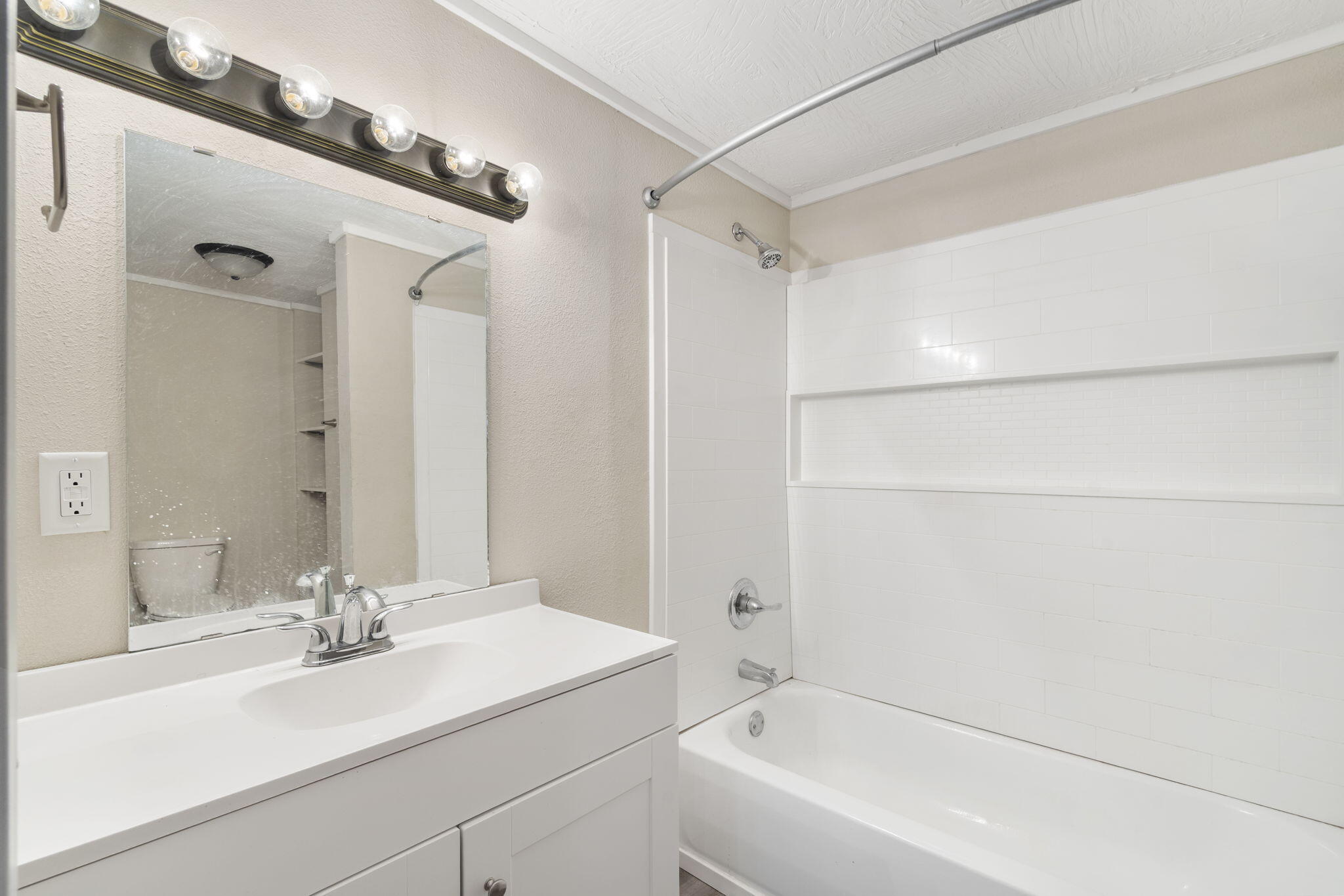 property viewer photo 18