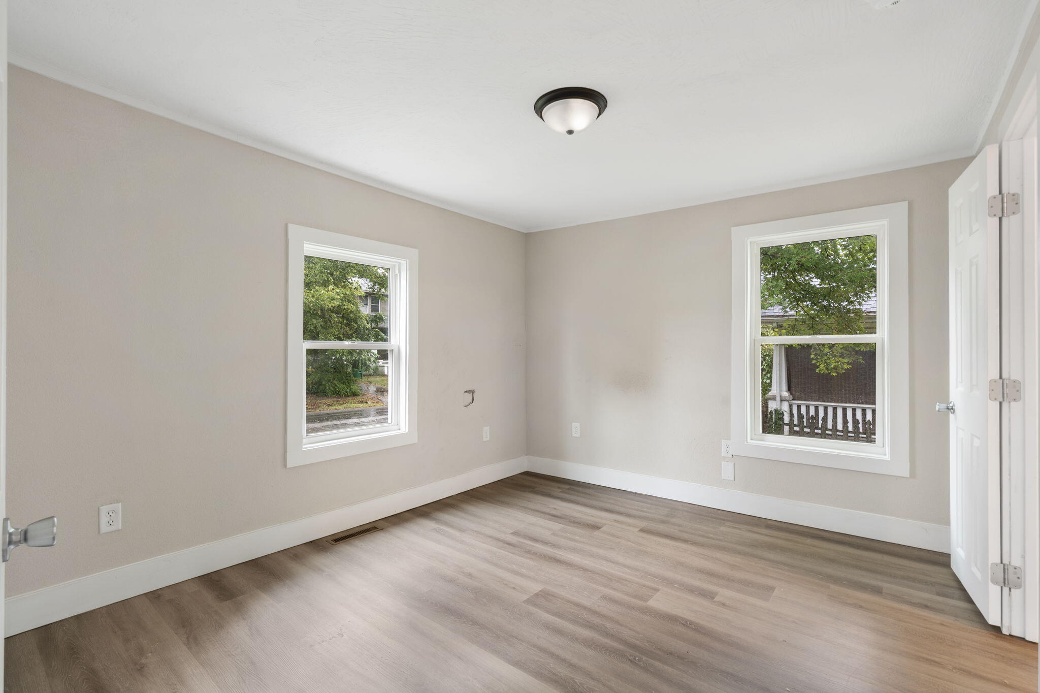 property viewer photo 20