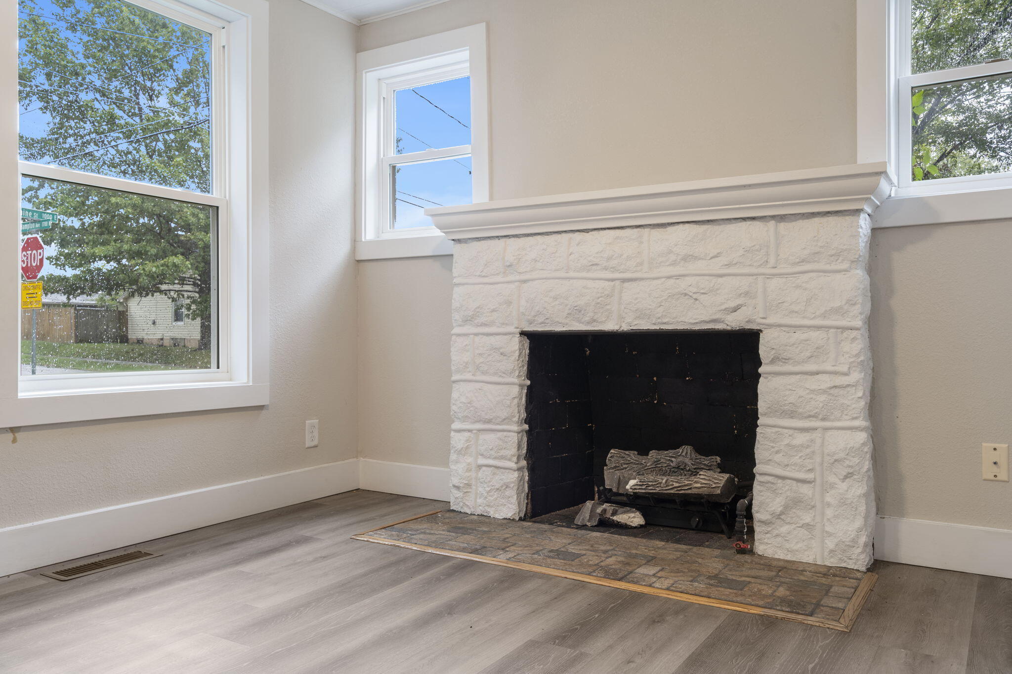 property viewer photo 7