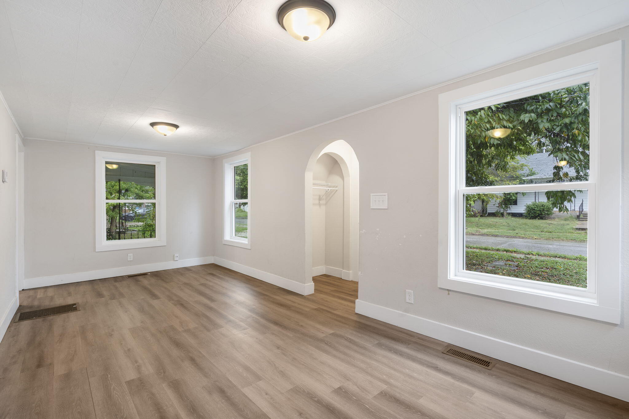 property viewer photo 8