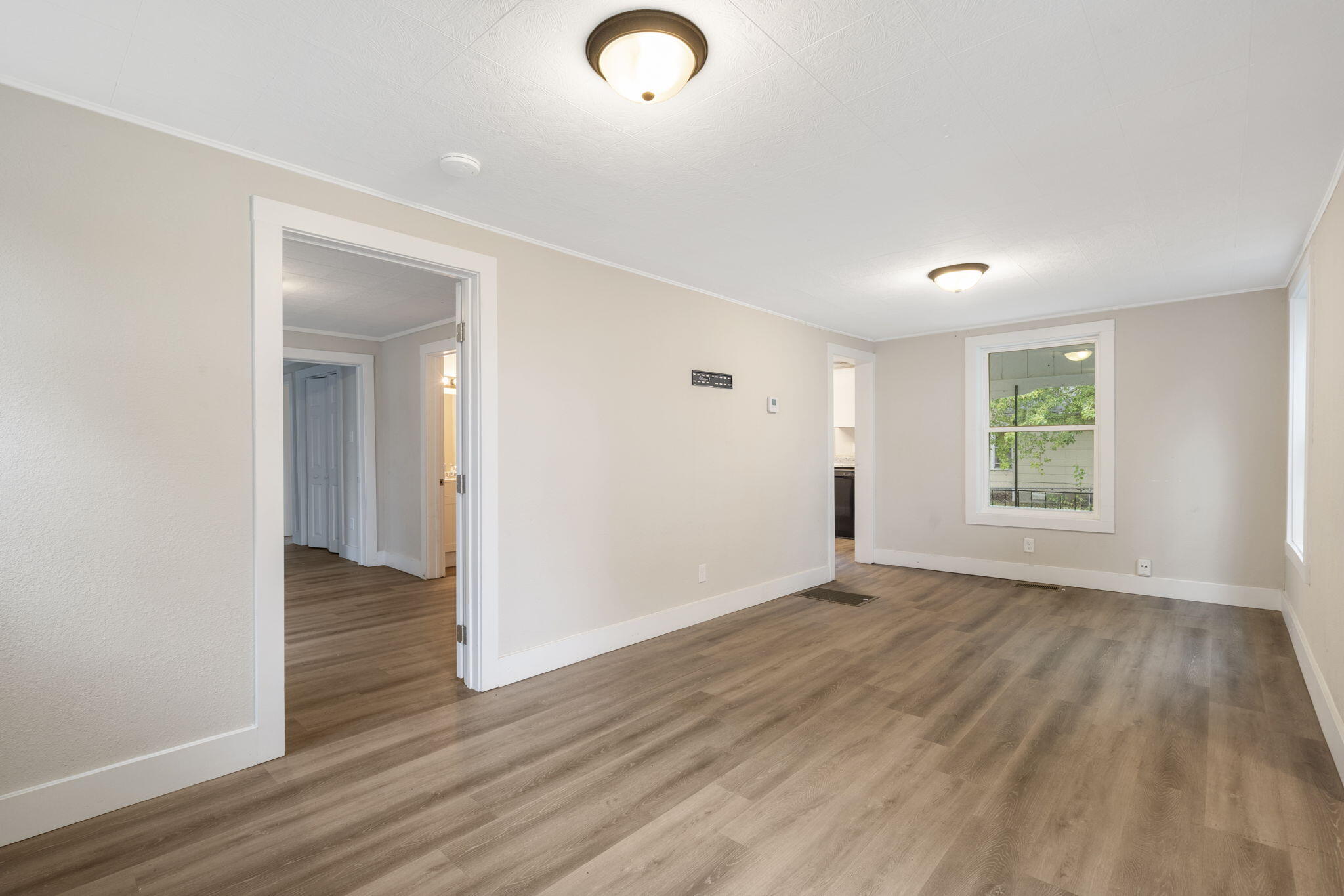 property viewer photo 9
