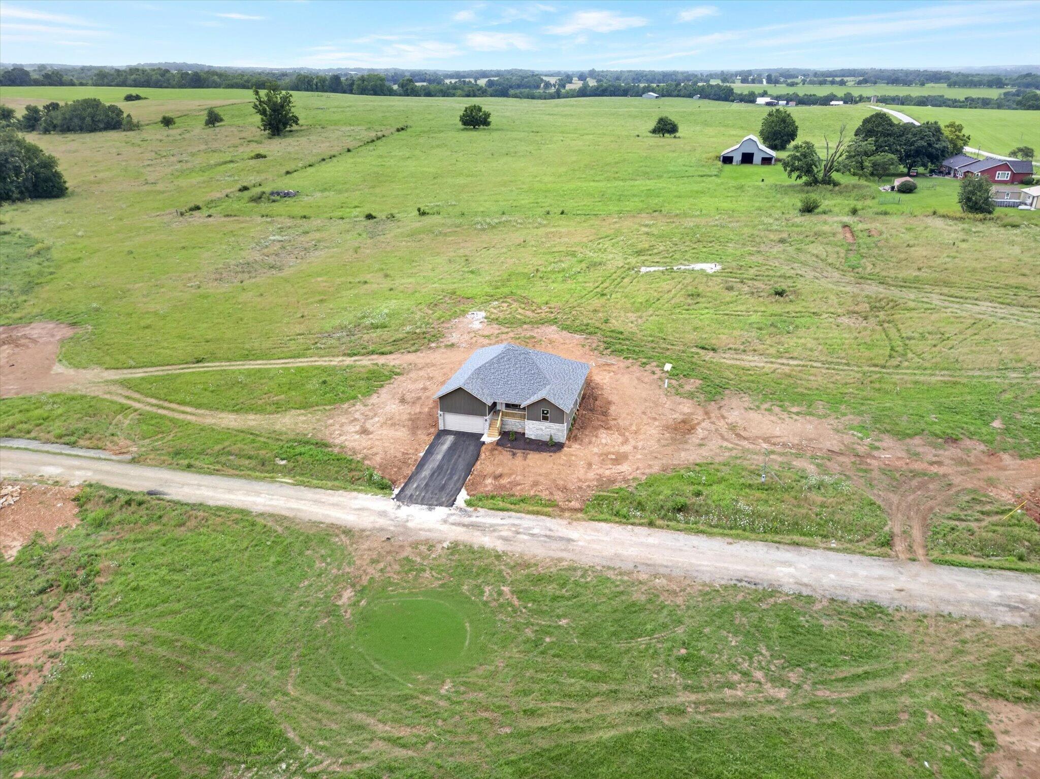 main property photo 25